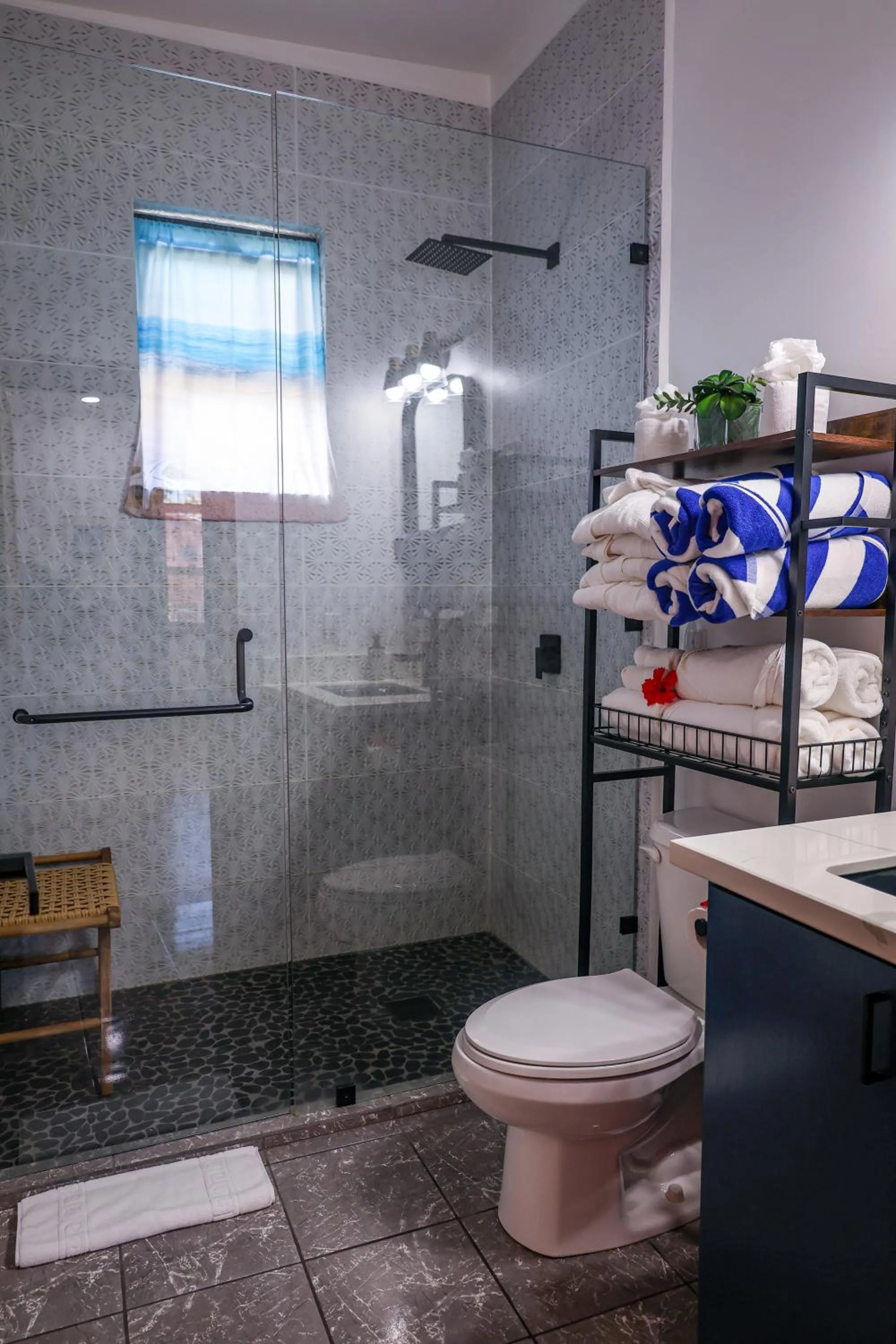 Bathroom in The Lodge at Jaguar Reef