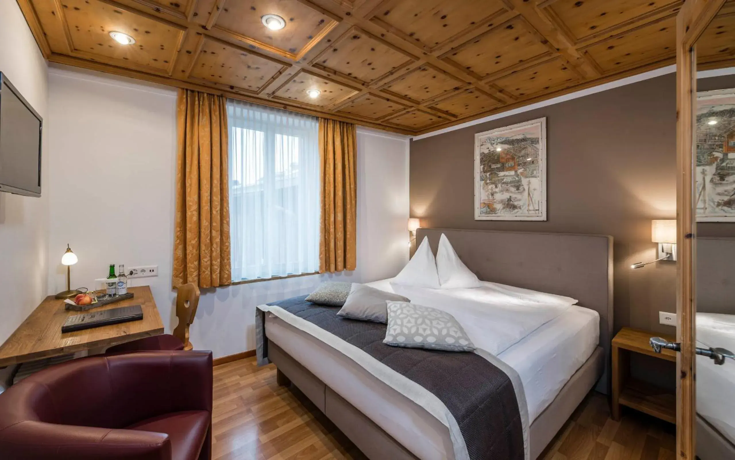 Bedroom, Bed in Hotel Stern Chur Bedroom, Bed in Hotel Stern Chur