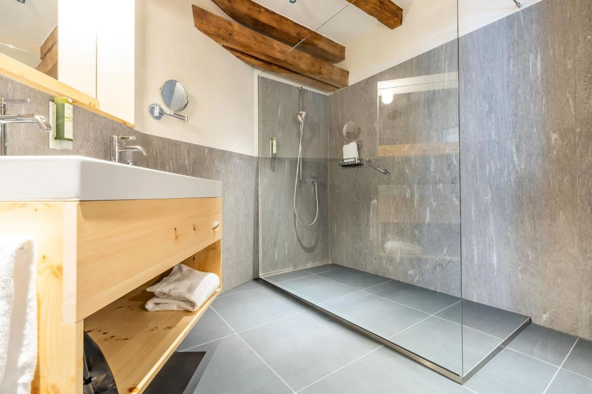 Shower in Hotel Stern Chur