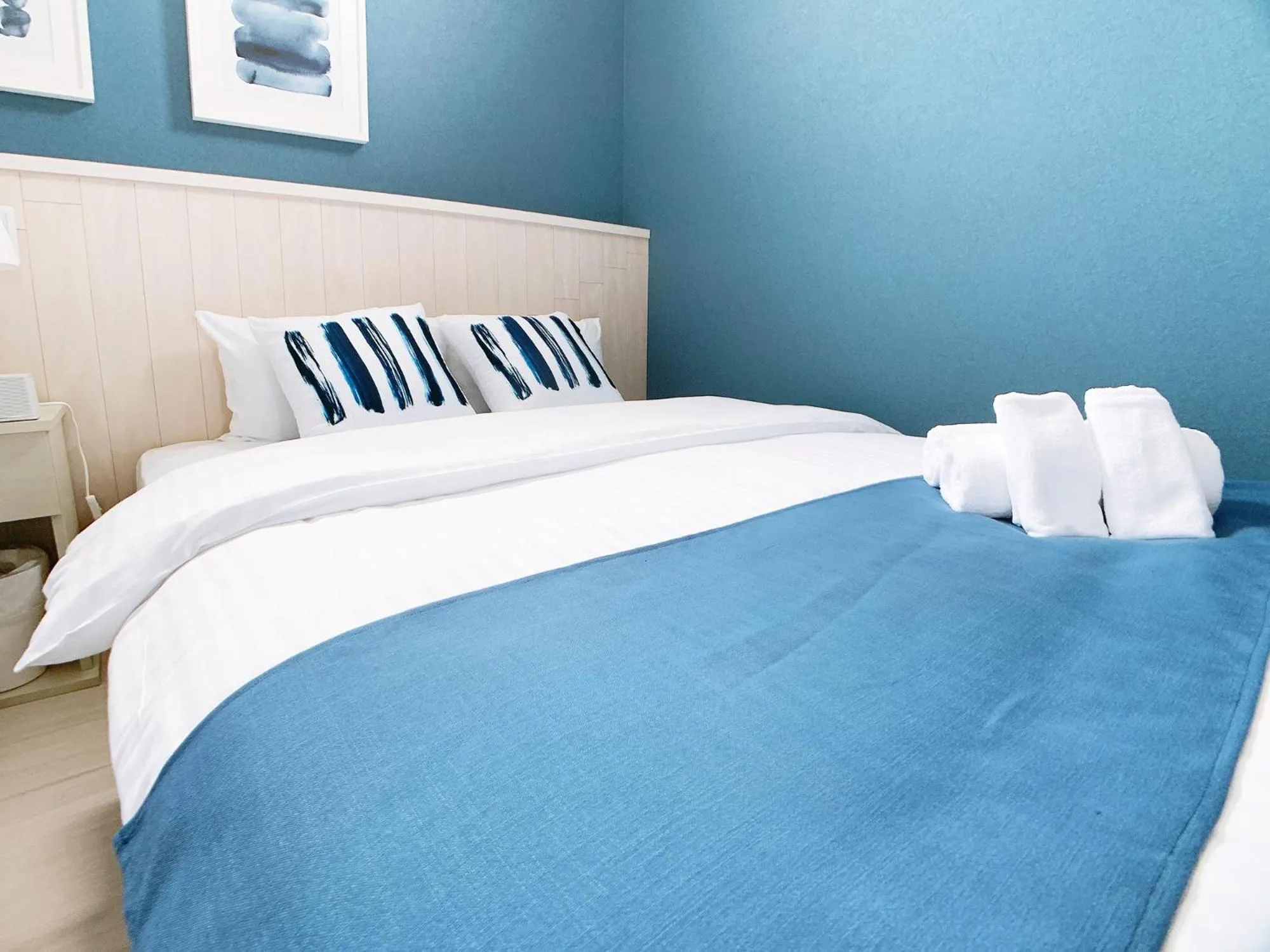 Bed in Bar & Hotel Colors MIYAJIMA