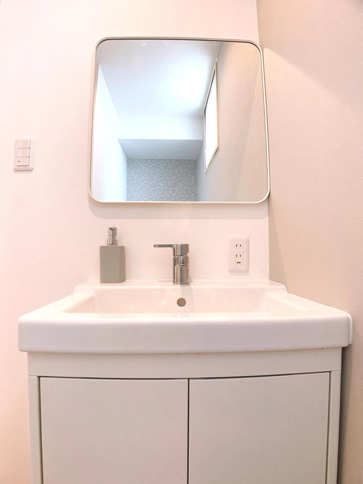 Bar & Hotel Colors MIYAJIMA