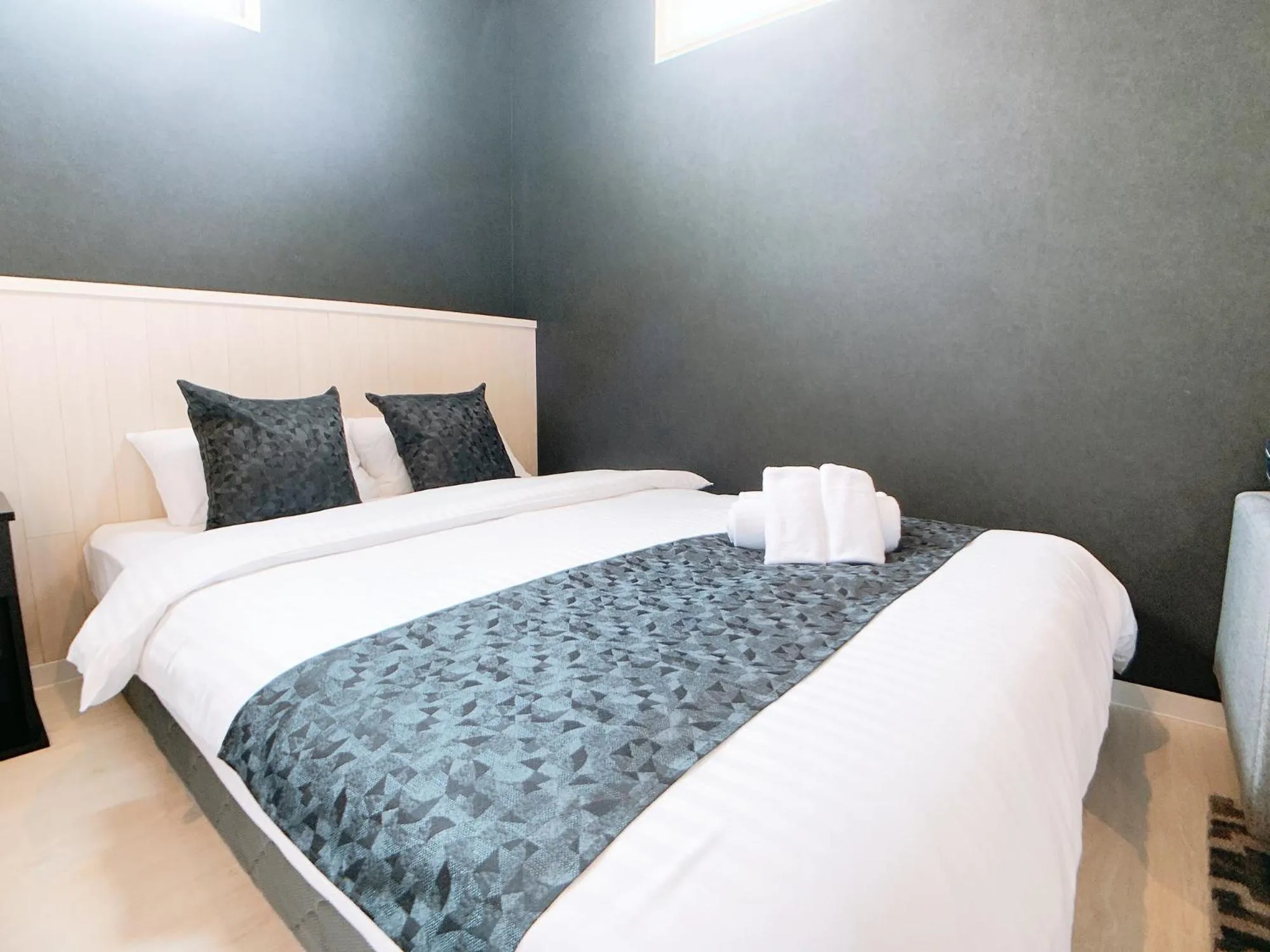 Bed in Bar & Hotel Colors MIYAJIMA