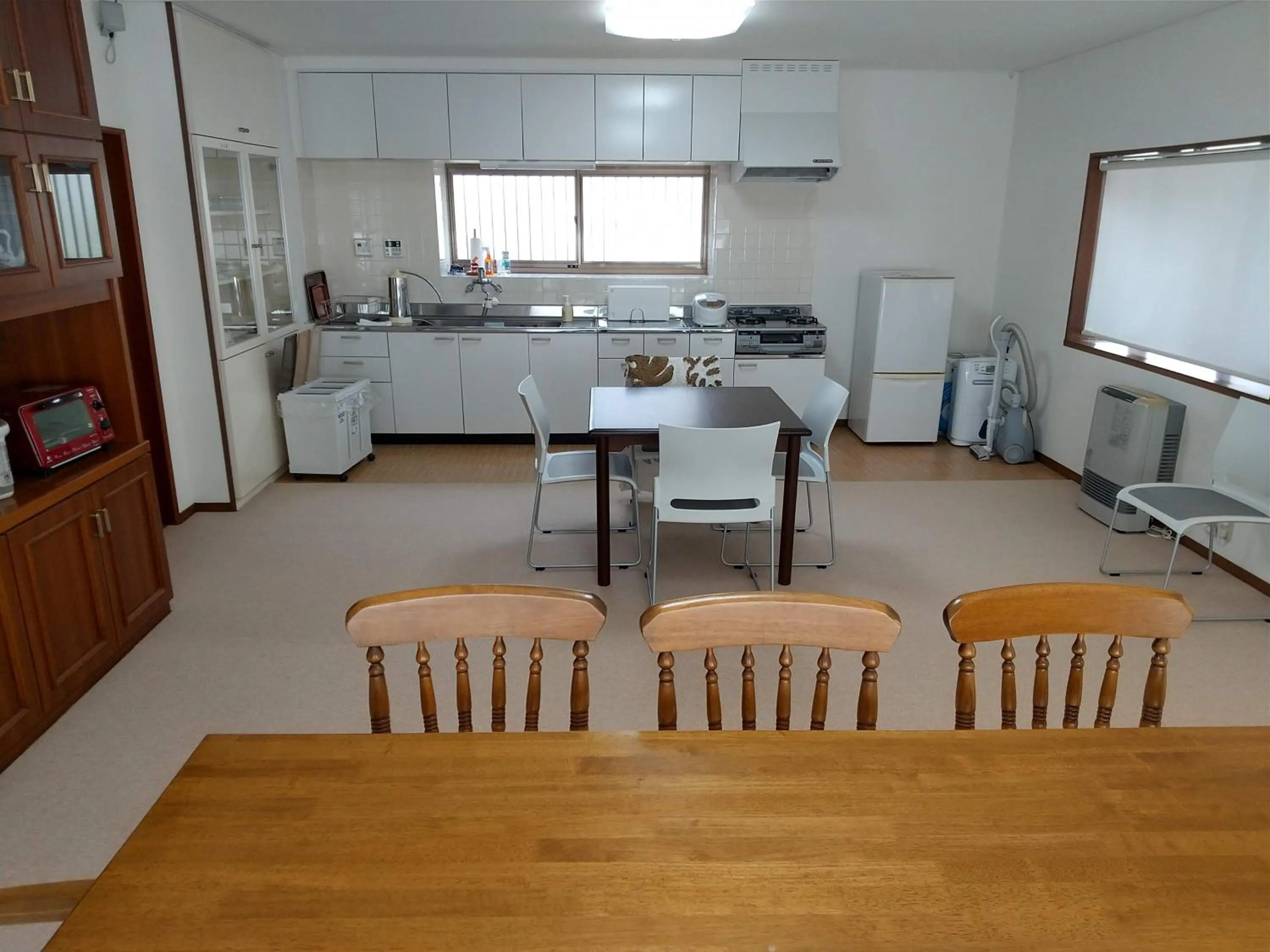 Kitchen or kitchenette in Yatsugatake Cottage