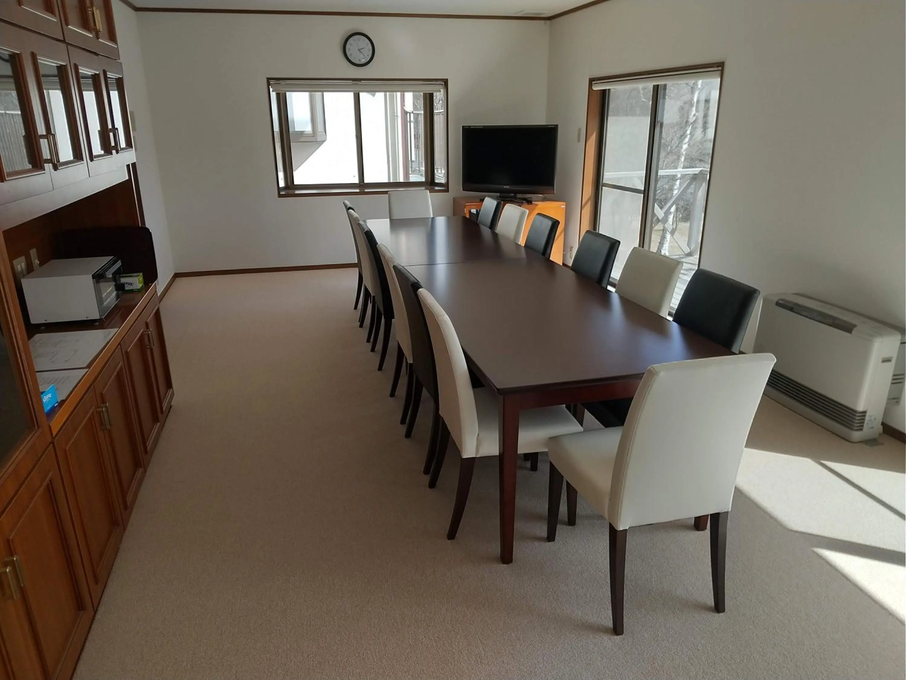 Dining area in Yatsugatake Cottage