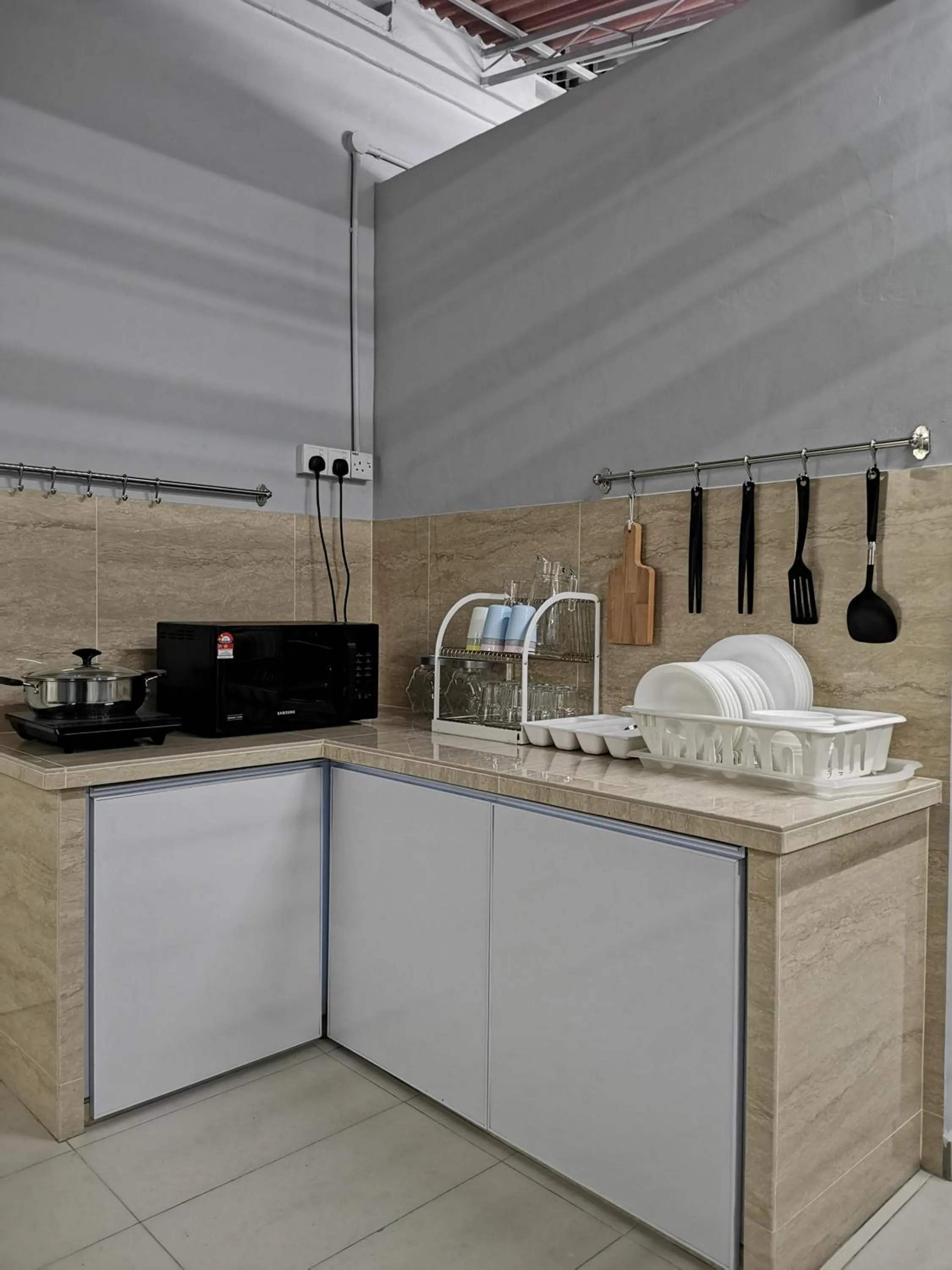 Kitchen or kitchenette in G Fortune Guest House Victoria Green