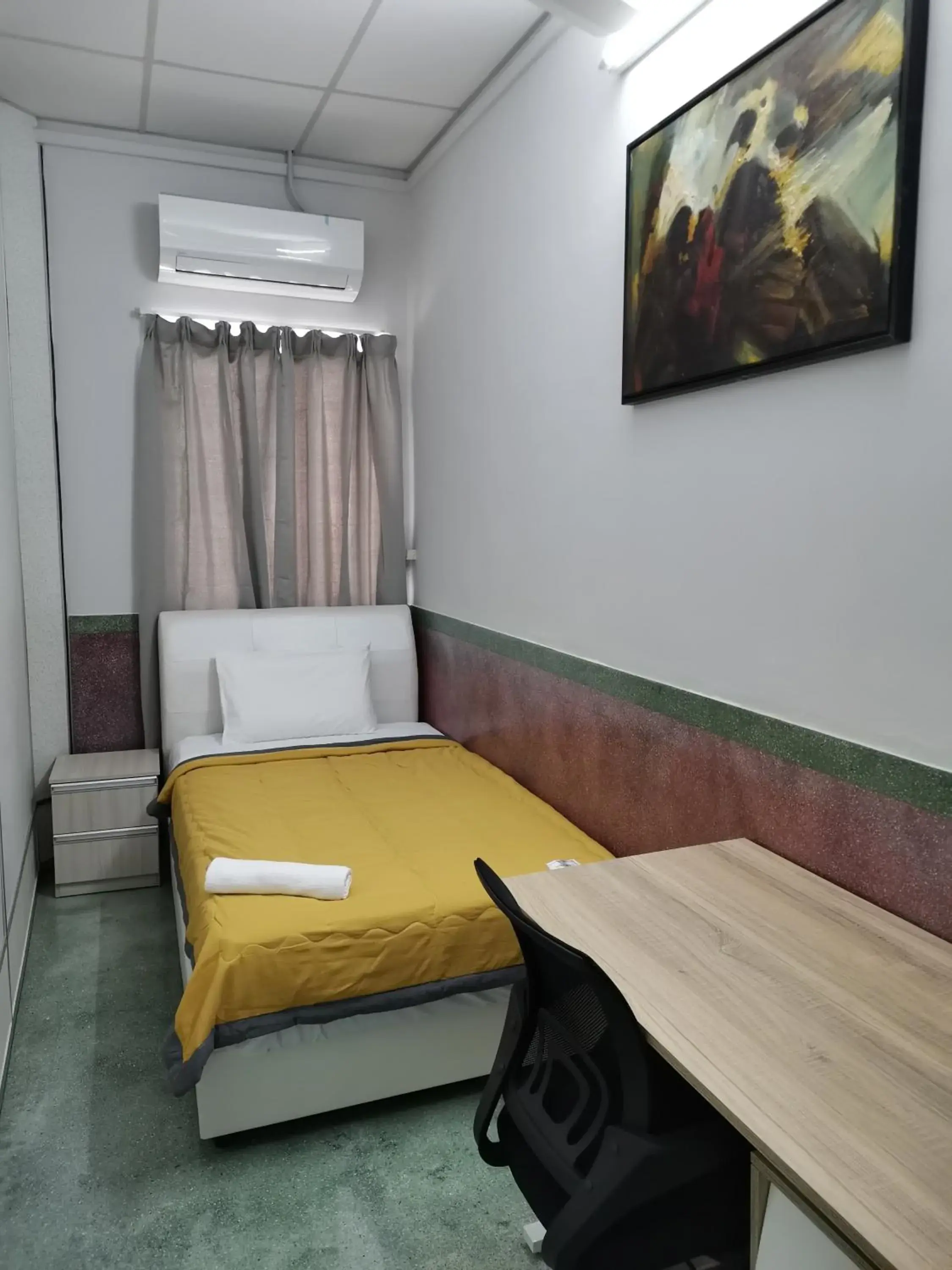 Single Room with Shared Bathroom in G Fortune Guest House Victoria Green Single Room with Shared Bathroom in G Fortune Guest House Victoria Green