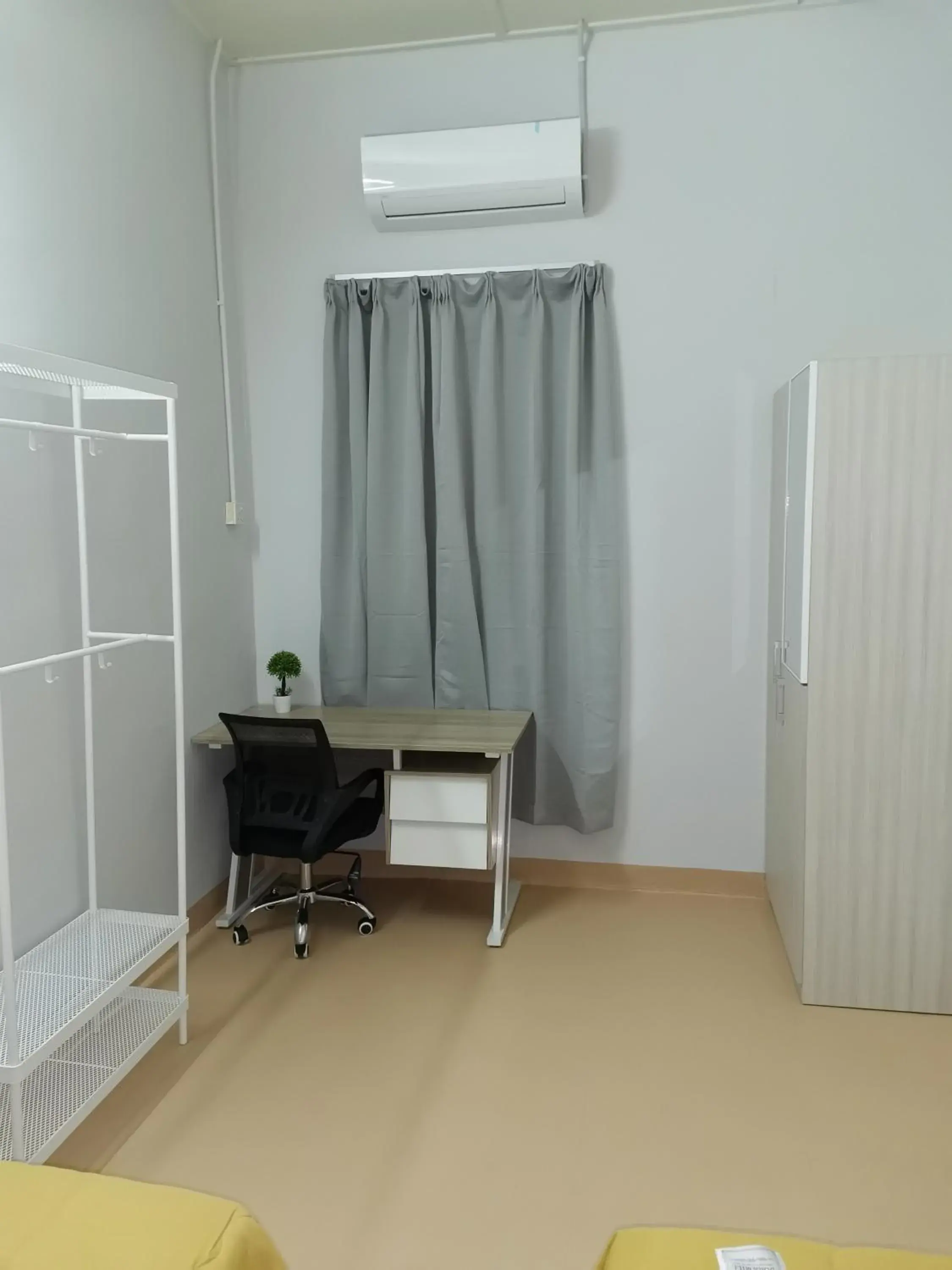 Twin Room with Shared Bathroom in G Fortune Guest House Victoria Green Twin Room with Shared Bathroom in G Fortune Guest House Victoria Green