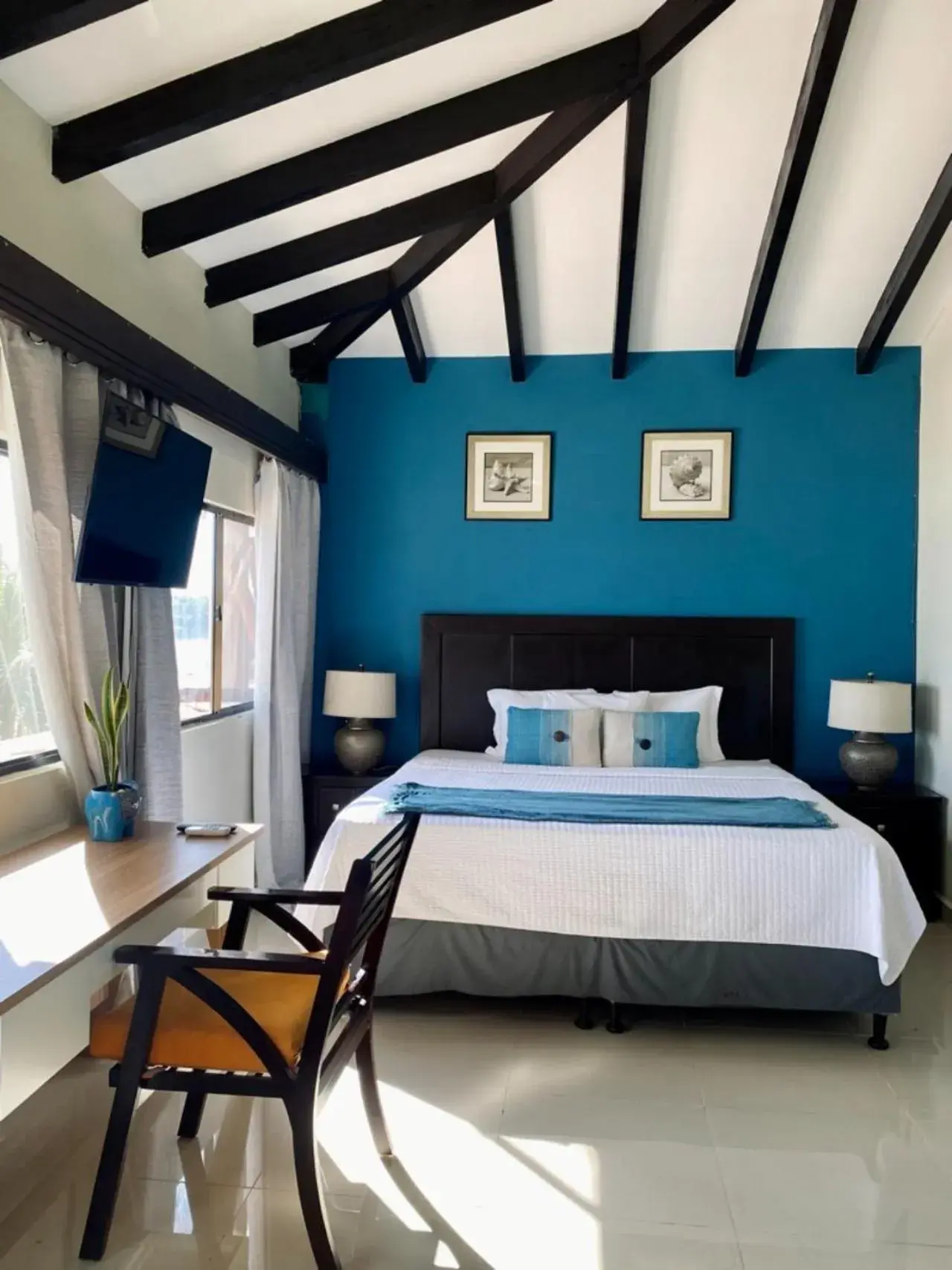 Blue Suite with Ocean Front View in Vista Las Olas Resort Blue Suite with Ocean Front View in Vista Las Olas Resort