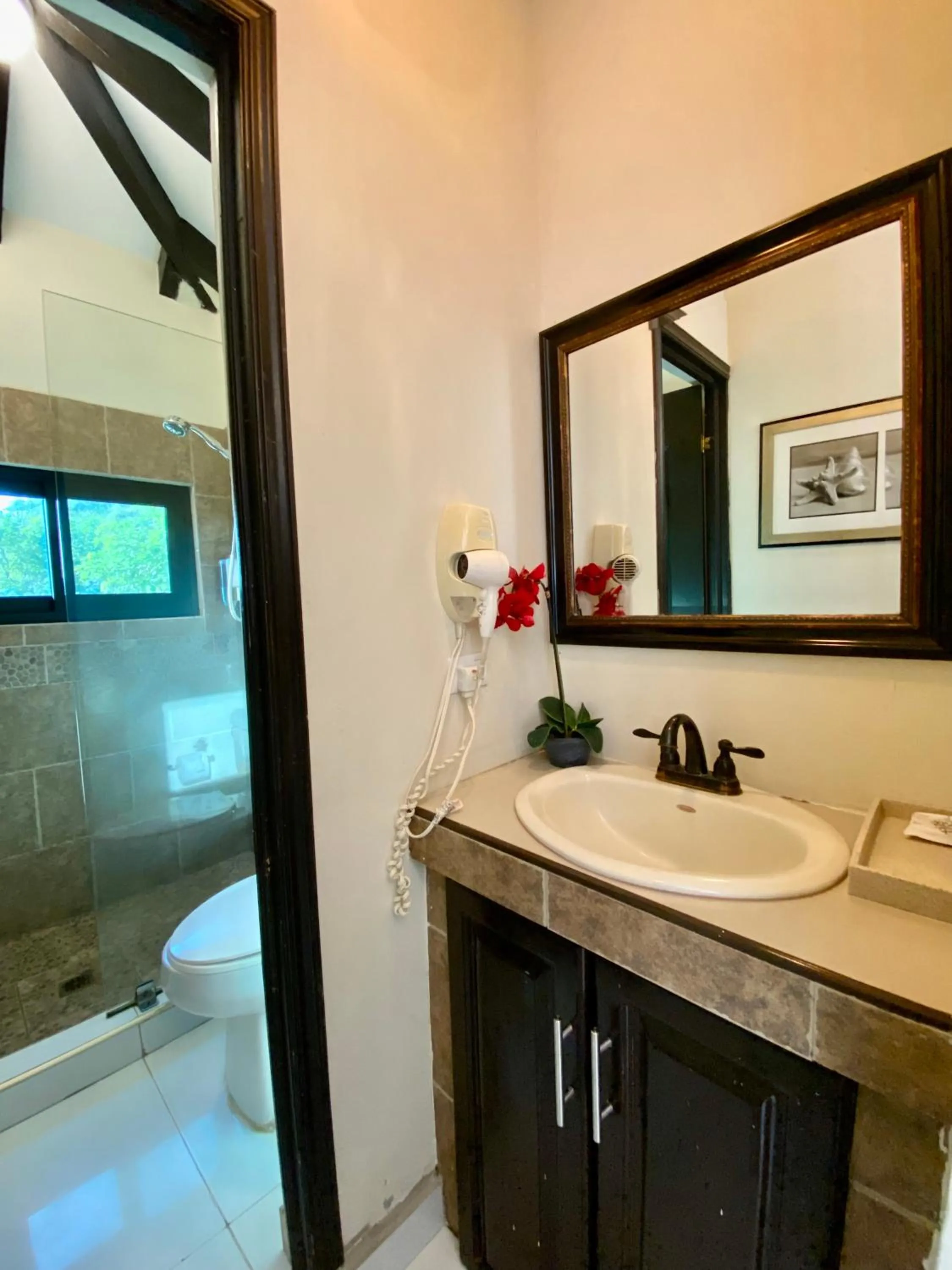 Shower in Vista Las Olas Resort