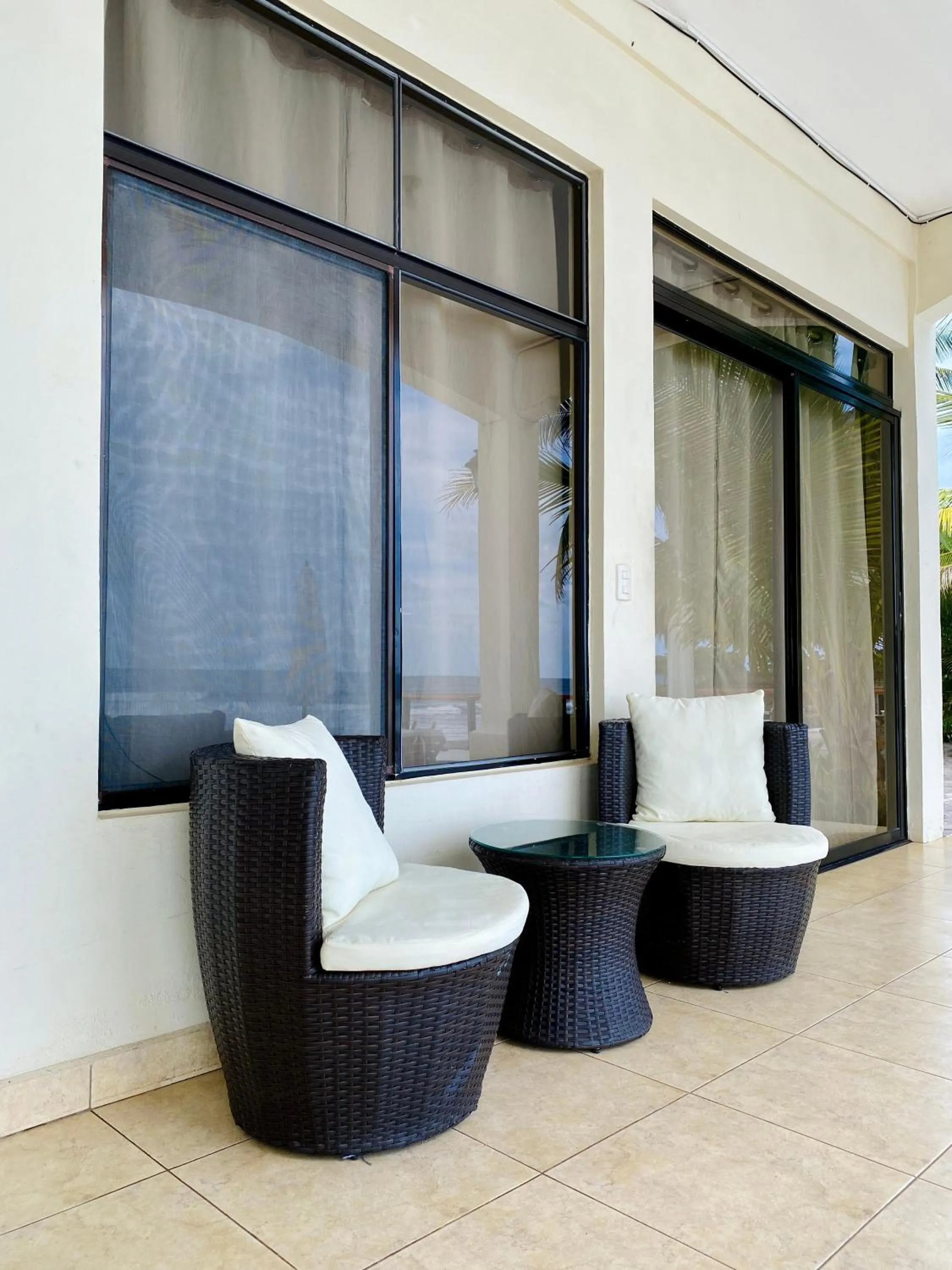 Seating area in Vista Las Olas Resort