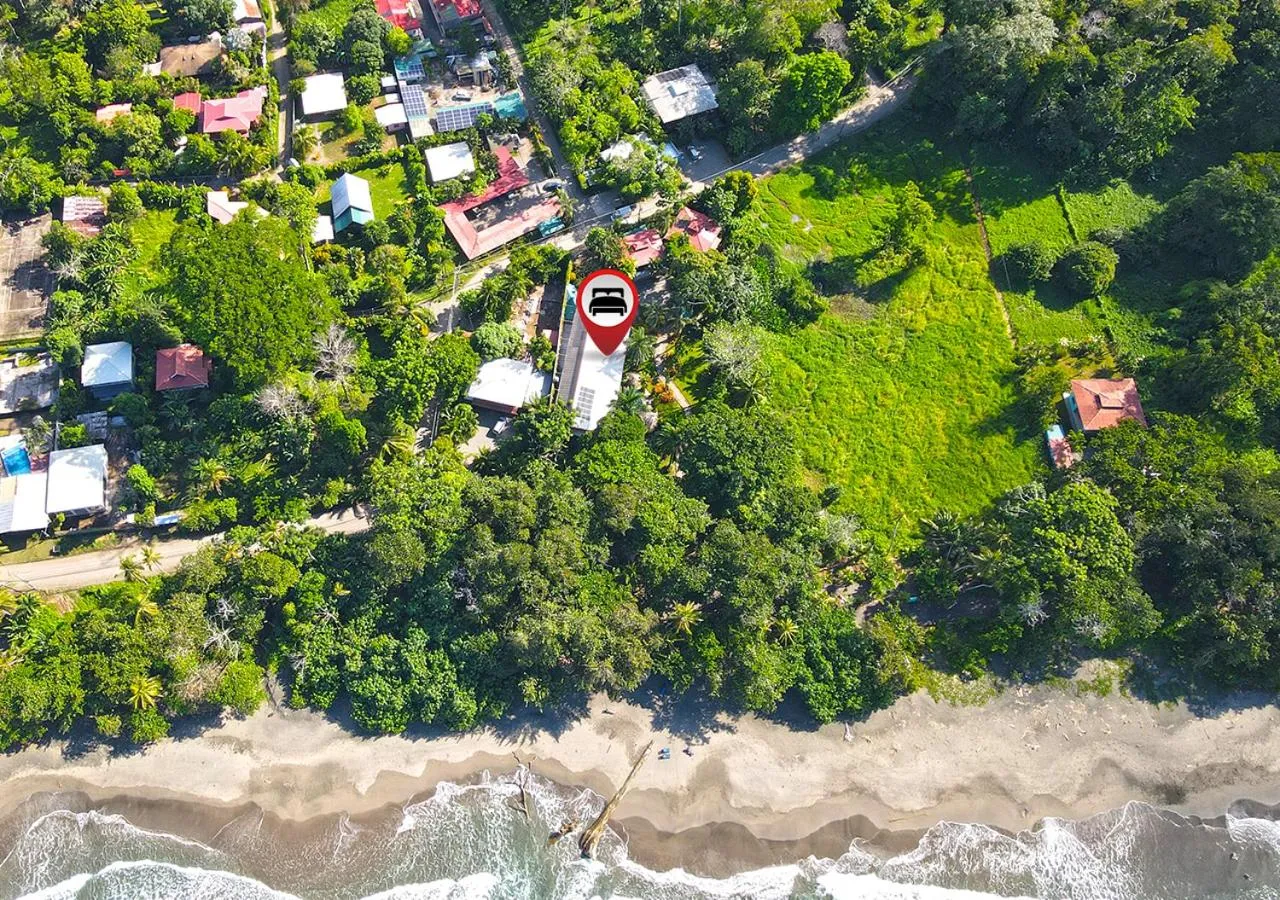 Text overlay in Hotel Banana Azul - Adults Only