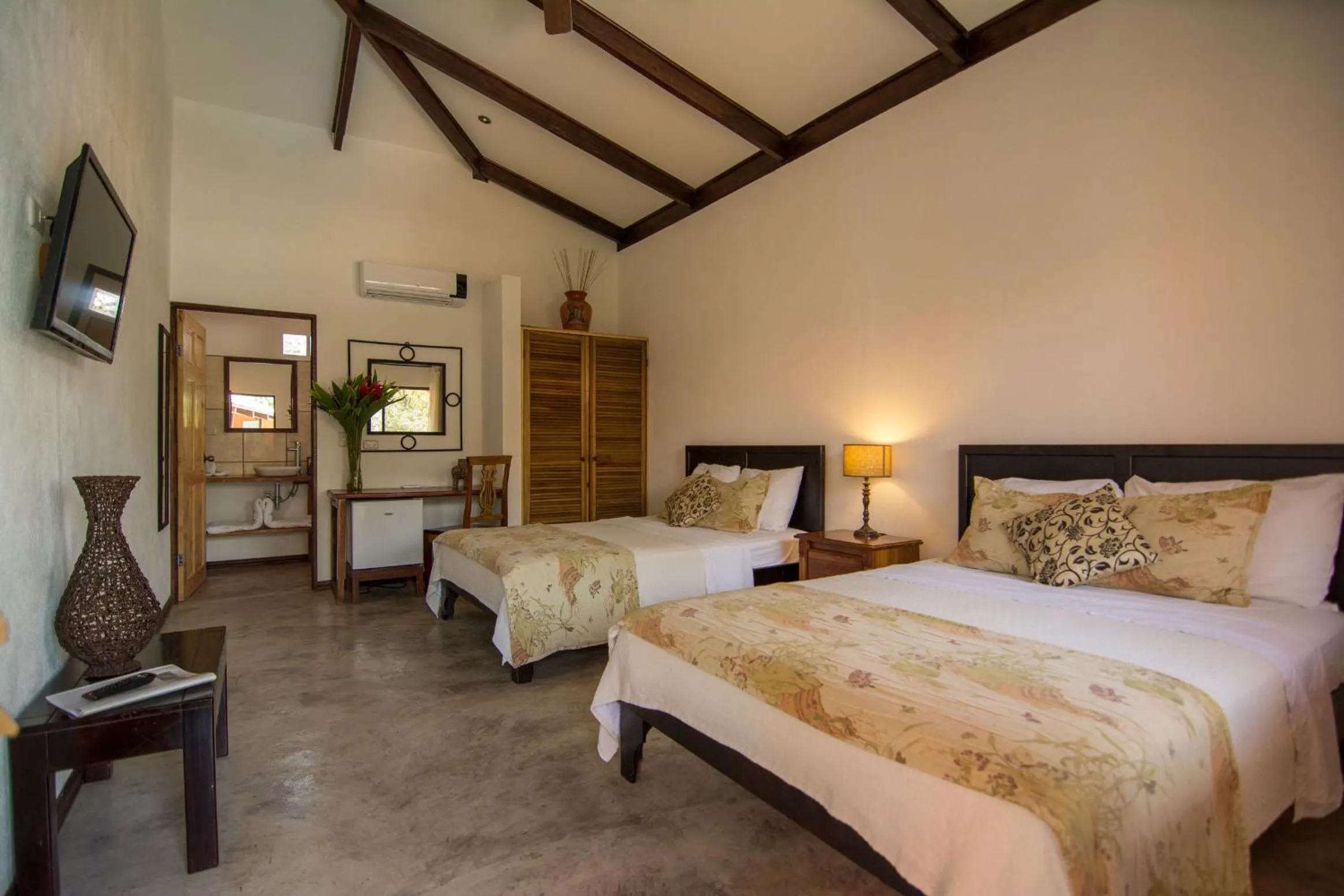 Bedroom, Bed in Conchal Hotel