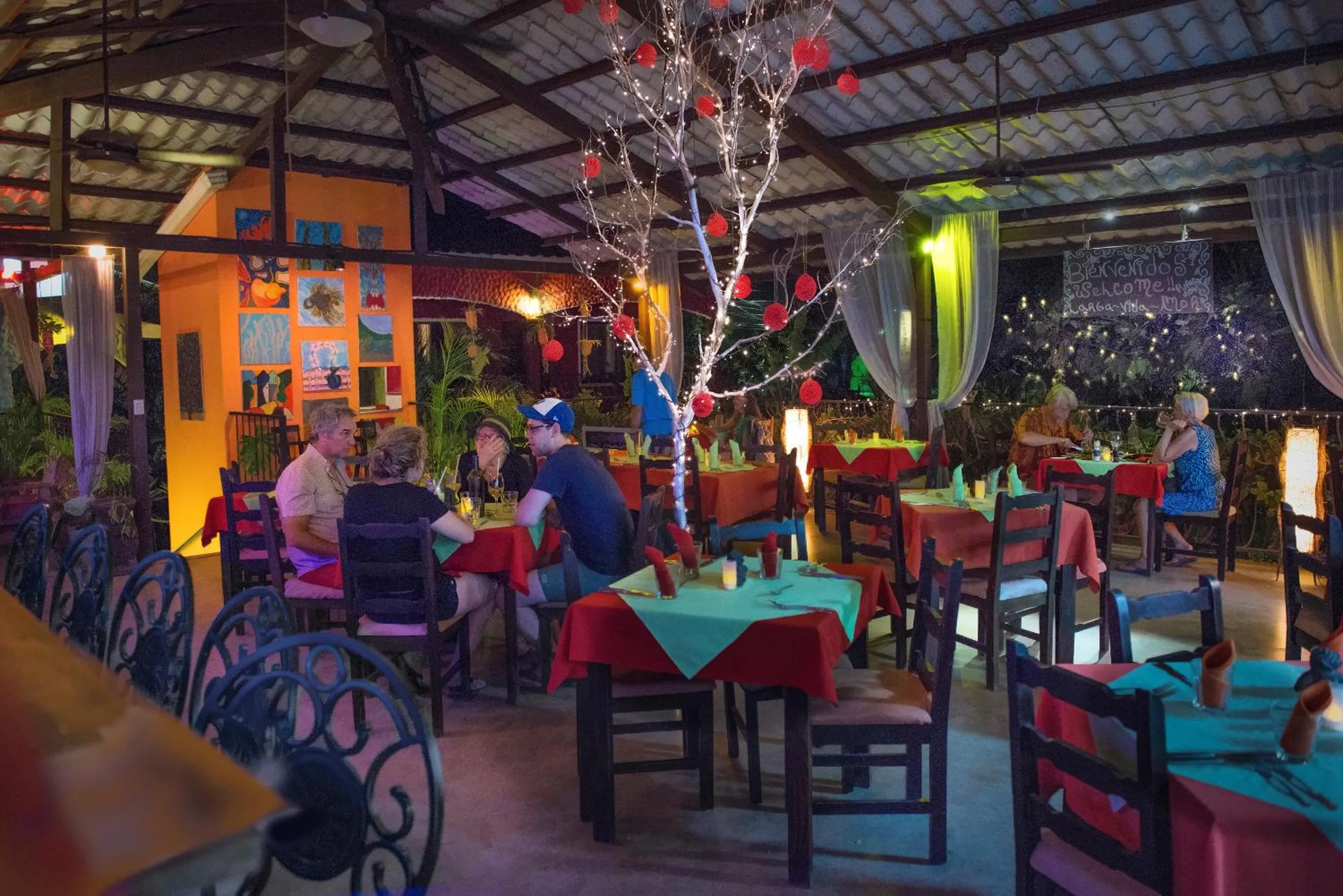 Restaurant/places to eat in Conchal Hotel