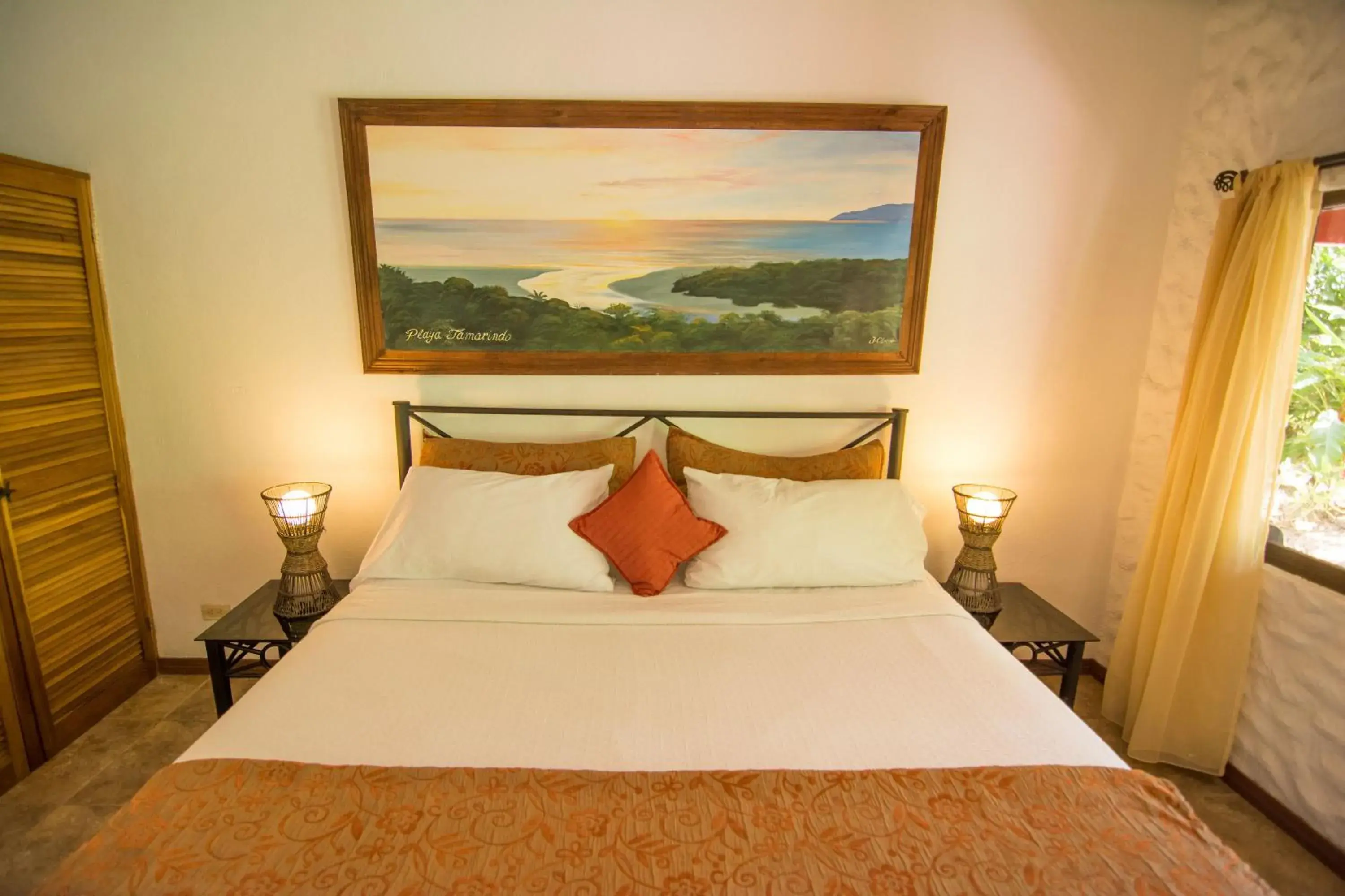 Photo of the whole room, Bed in Conchal Hotel Photo of the whole room, Bed in Conchal Hotel