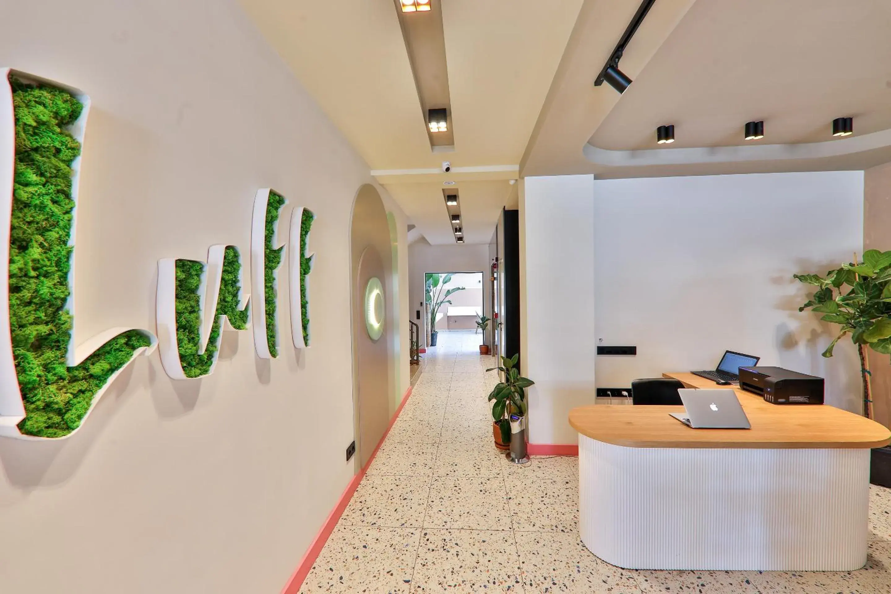 Facade/entrance in Luff Suites Facade/entrance in Luff Suites