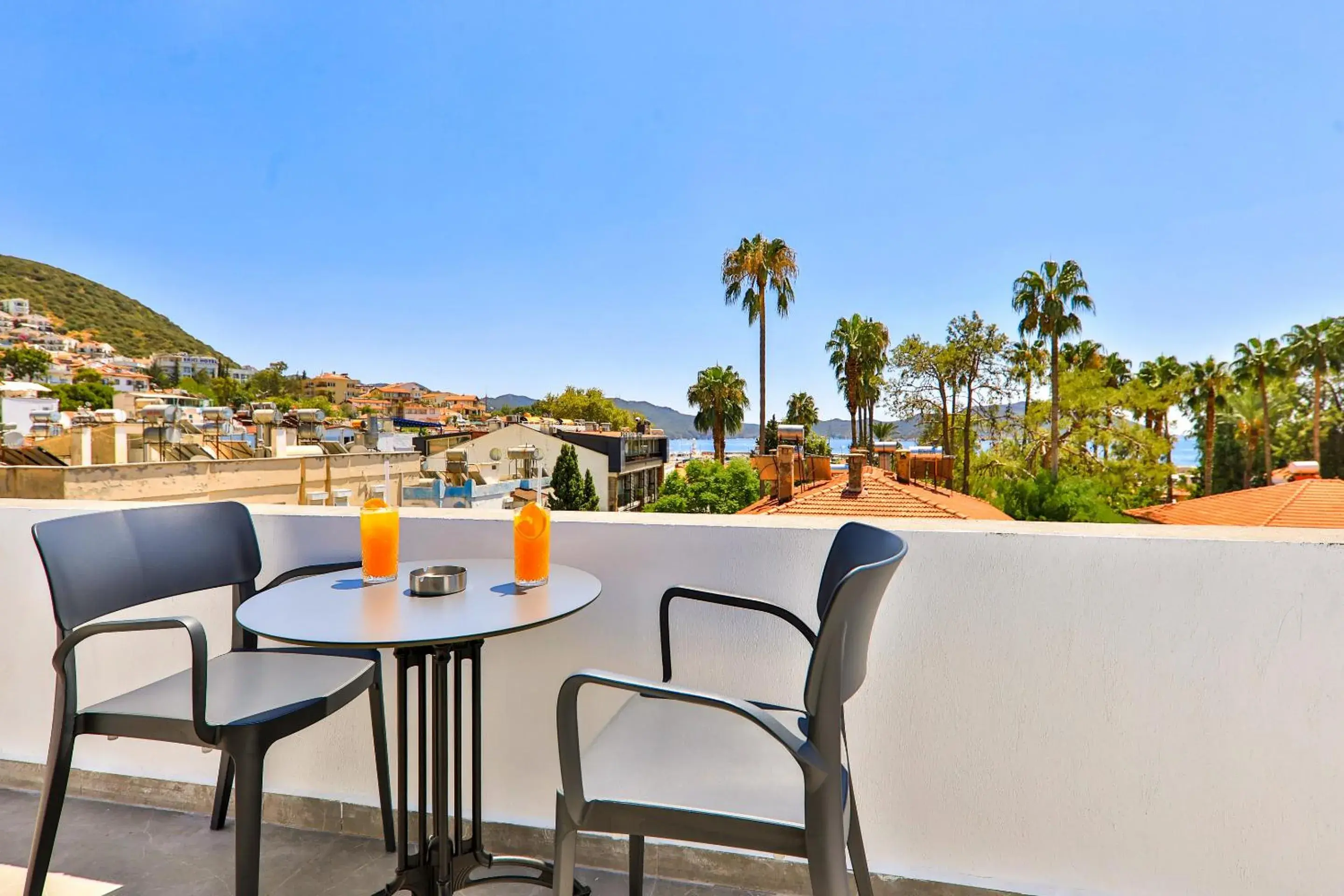 Triple Room with Balcony in Luff Suites Triple Room with Balcony in Luff Suites