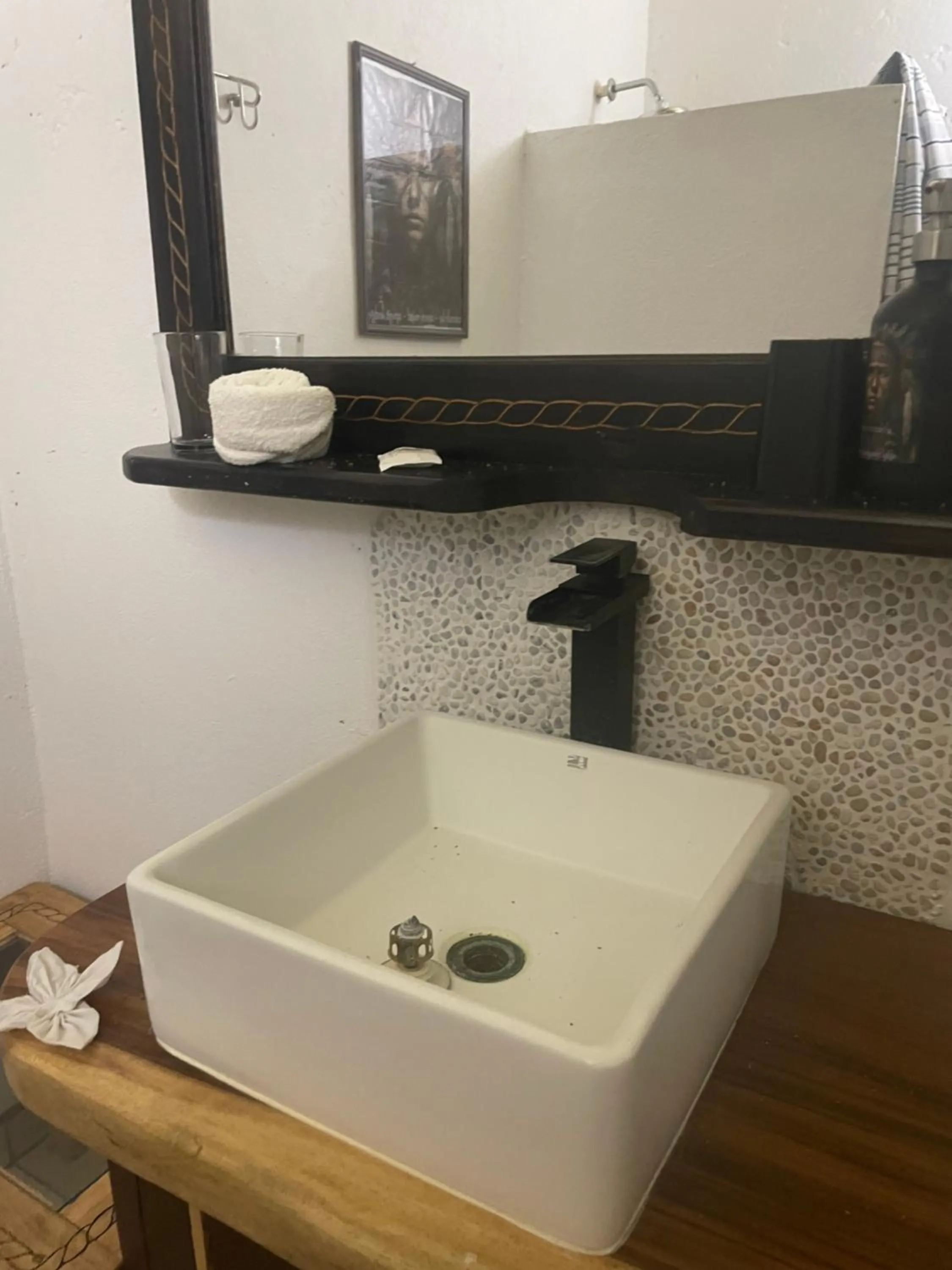 Bathroom in spirit of jungle lodge