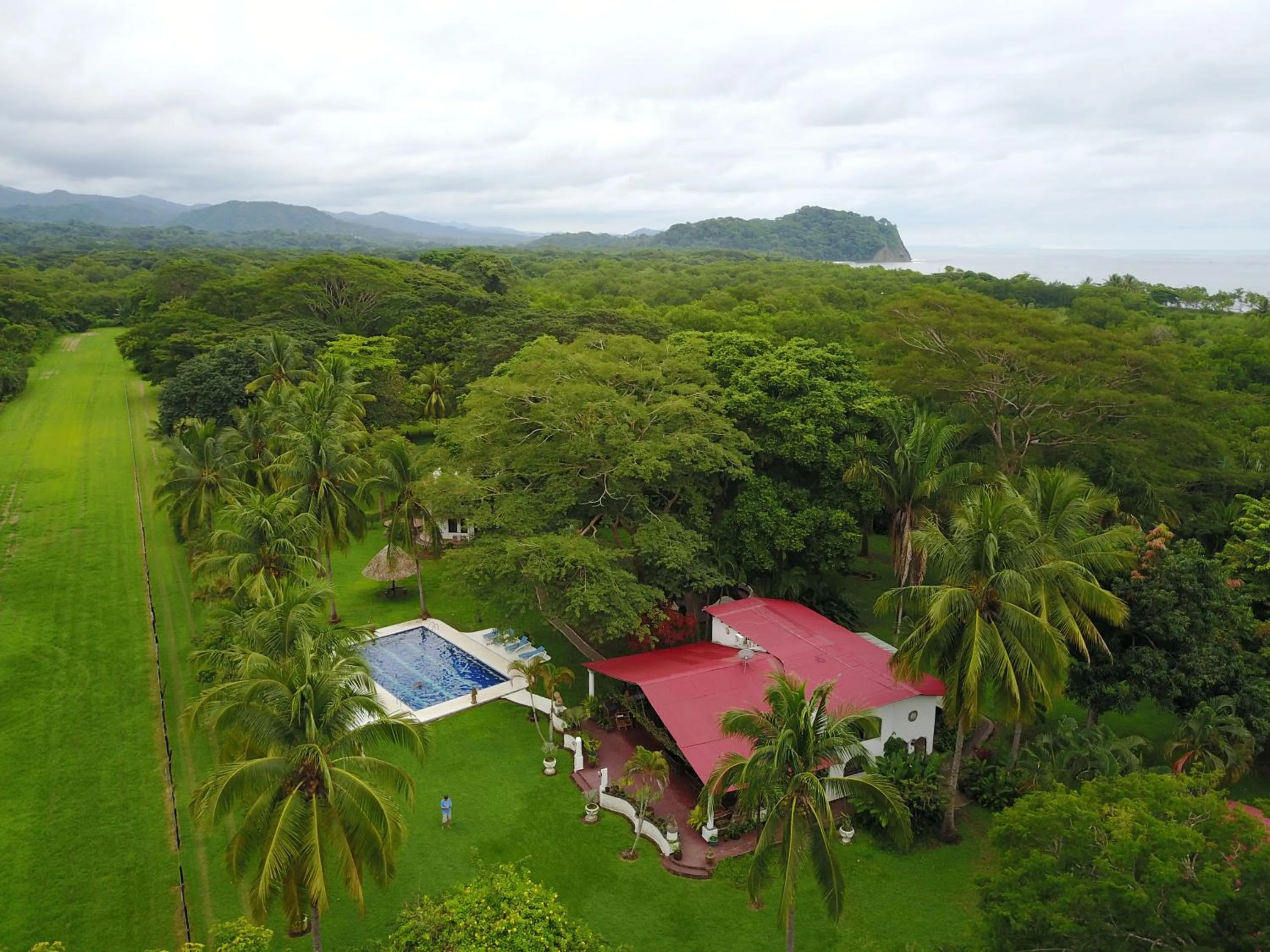 Restaurant/places to eat in spirit of jungle lodge