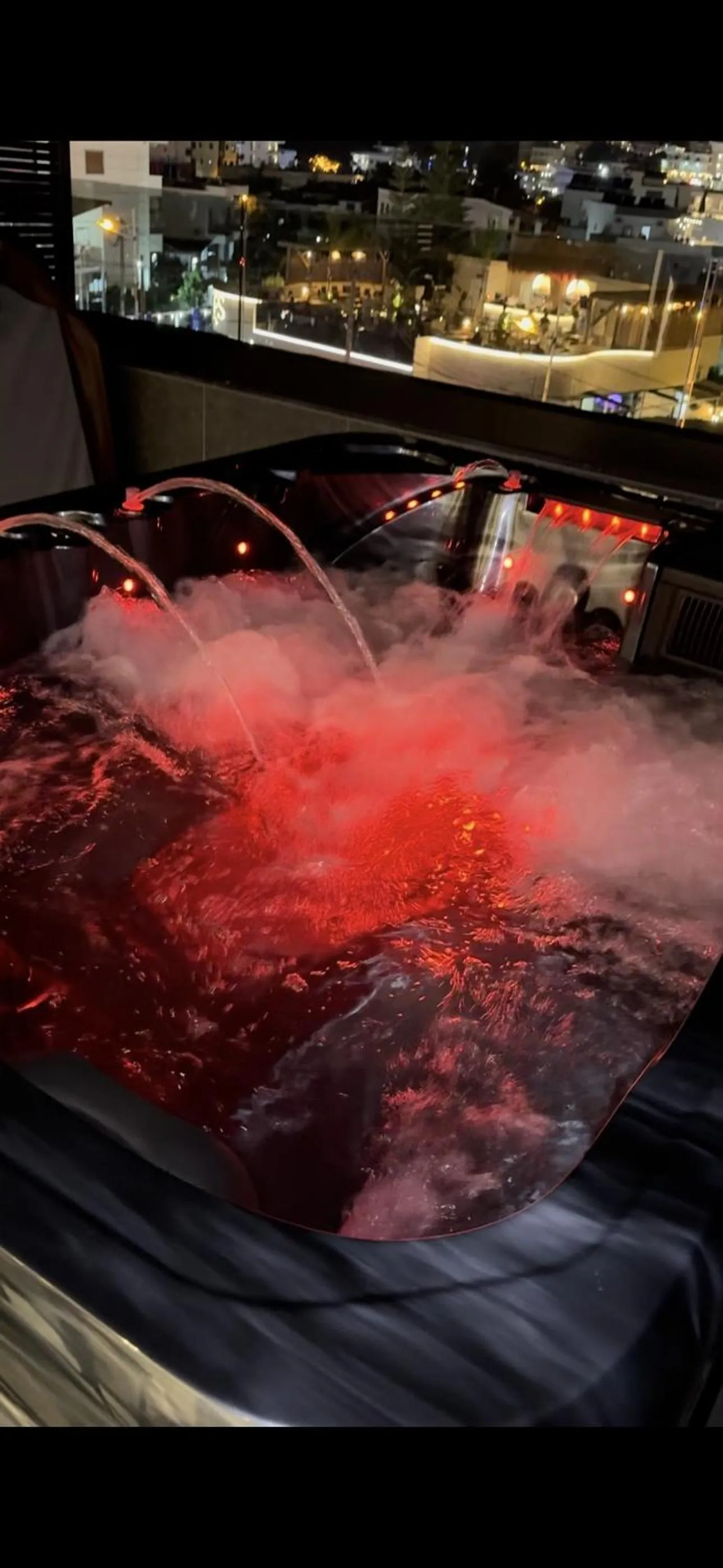 Swimming pool in Hotel Joni Premium