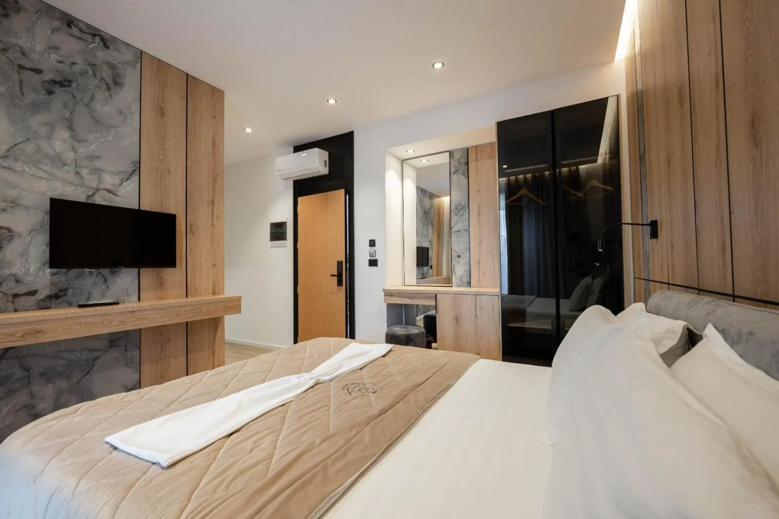 Bed in Hotel Joni Premium