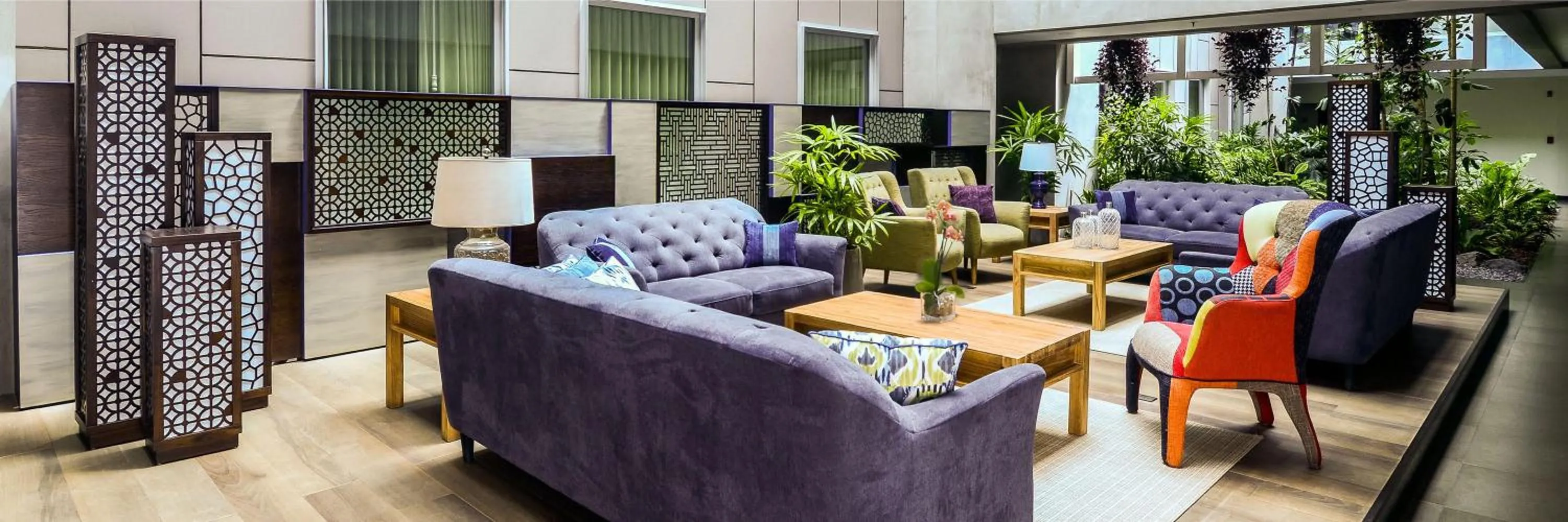 Communal lounge/ TV room in Isla Verde Hotel