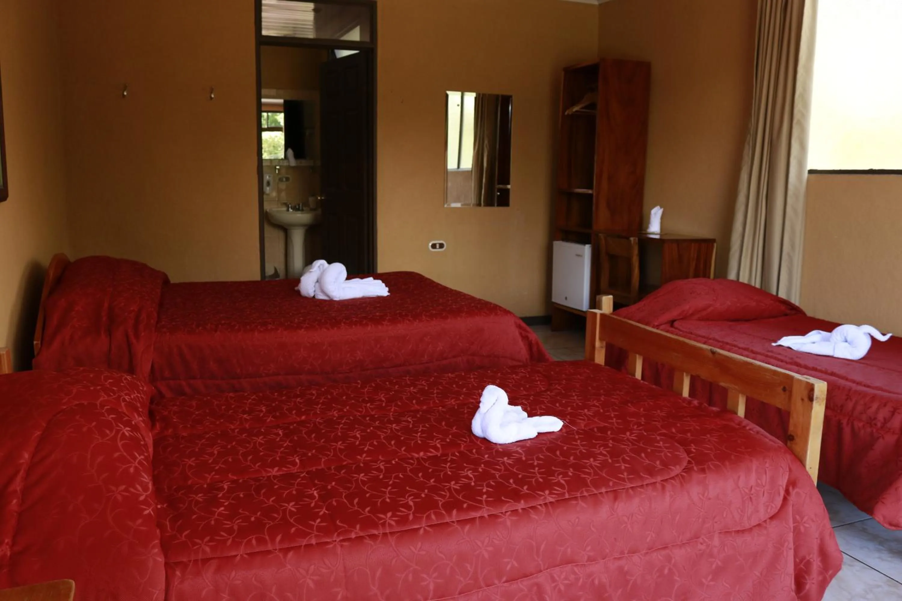 Area and facilities, Bed in Cabinas Eddy B&B