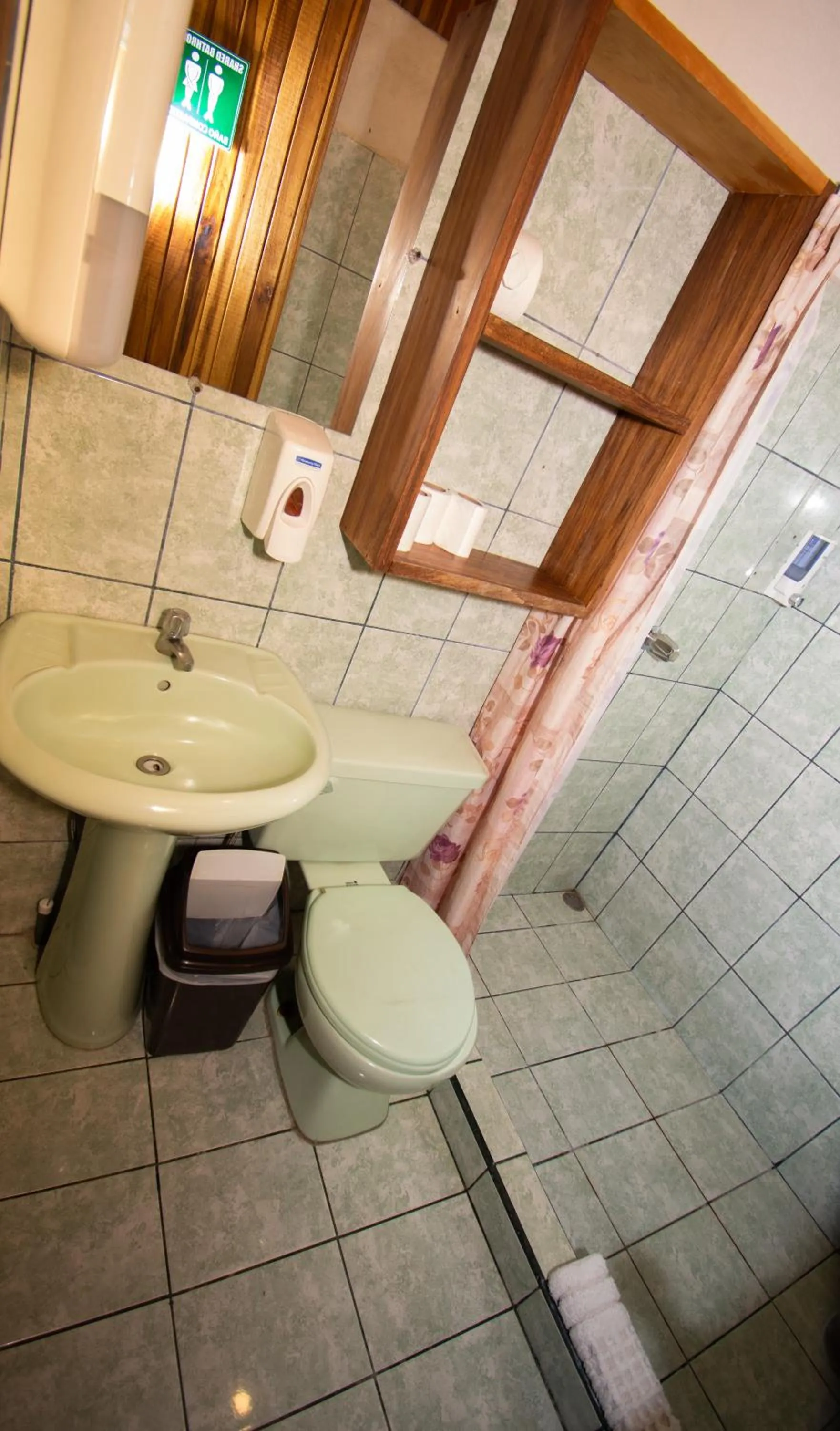 Bathroom in Cabinas Eddy B&B