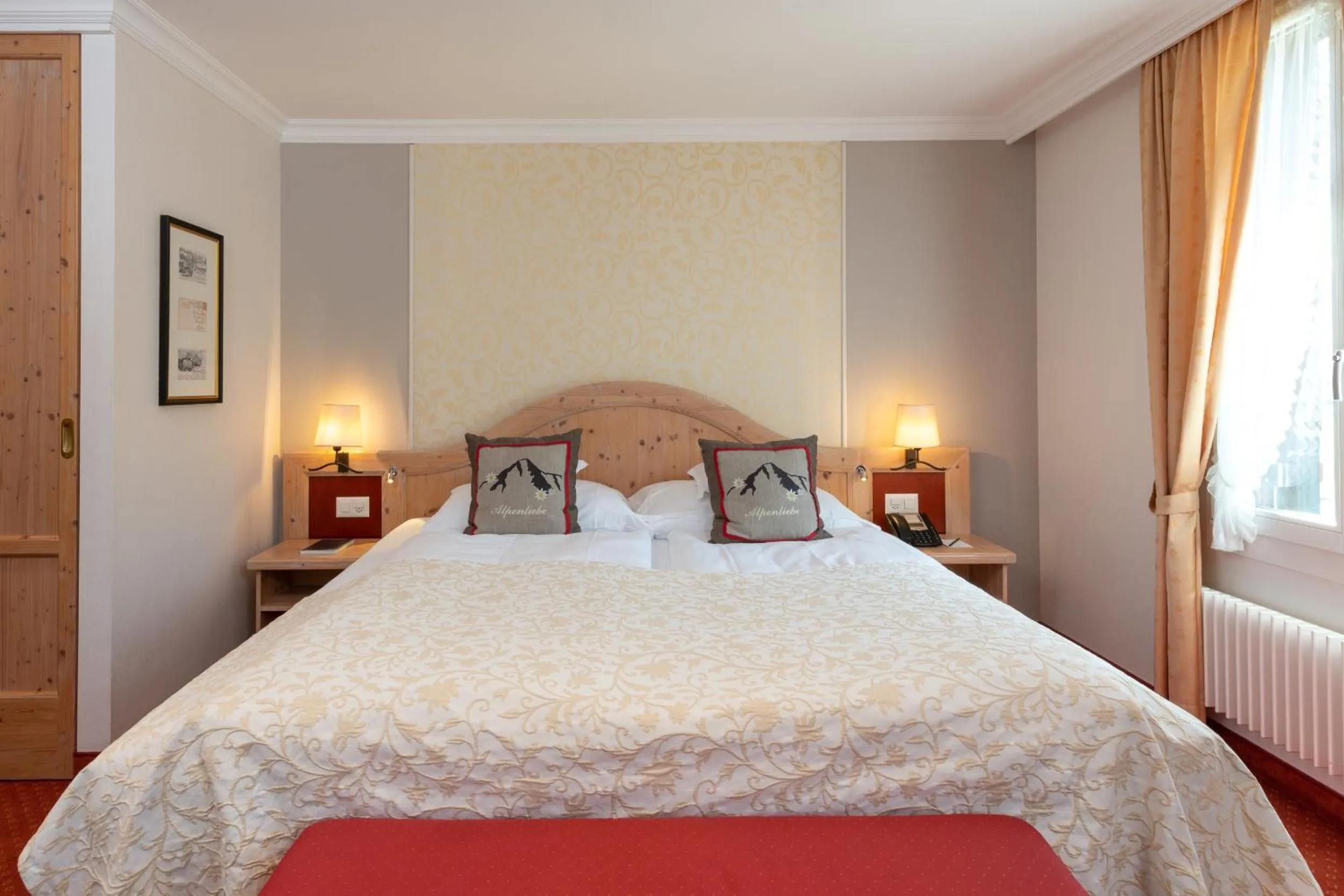 Bedroom, Bed in Romantik Hotel Schweizerhof