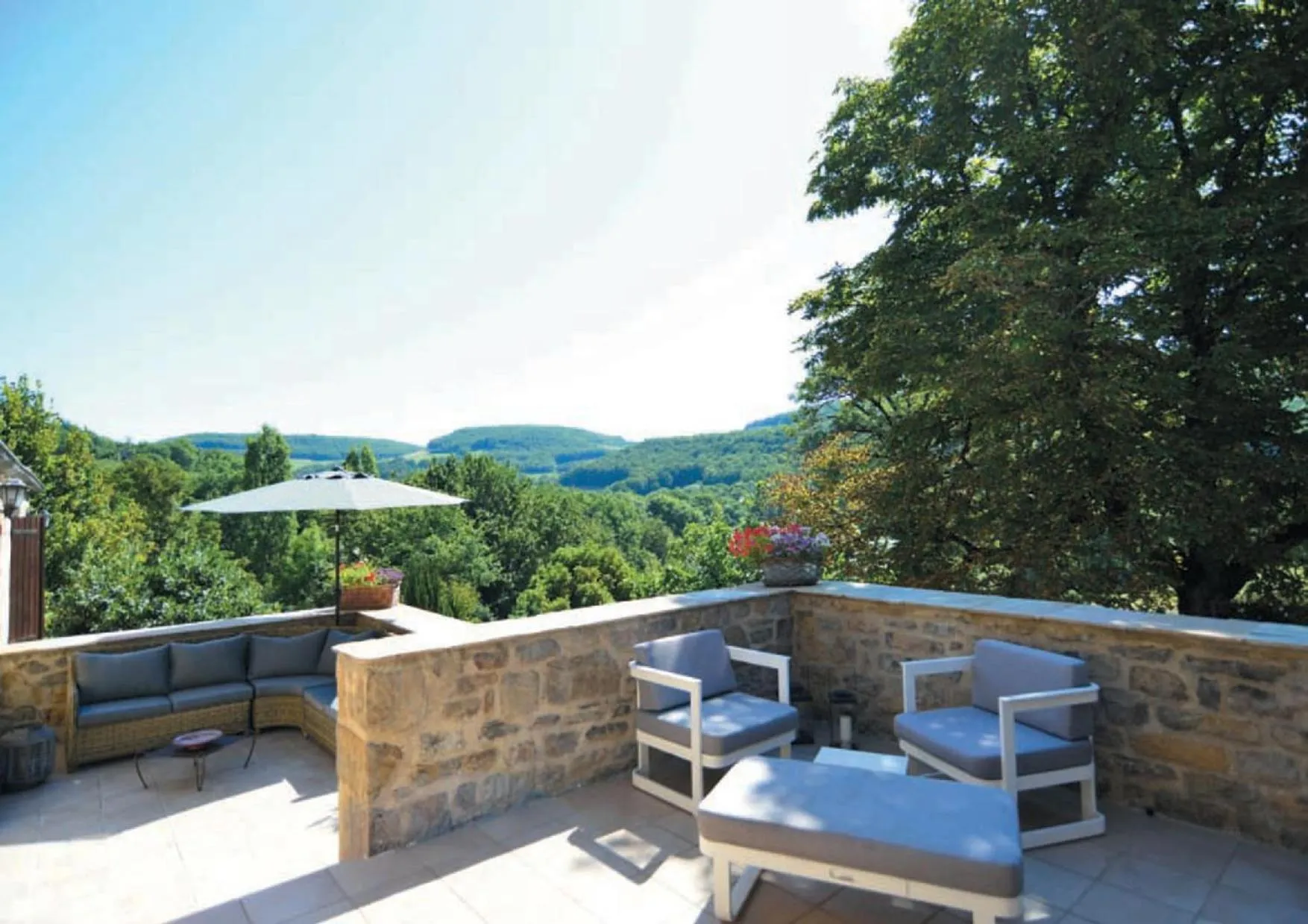 Patio in Chambre d'hôtes A la clé des champs Varen