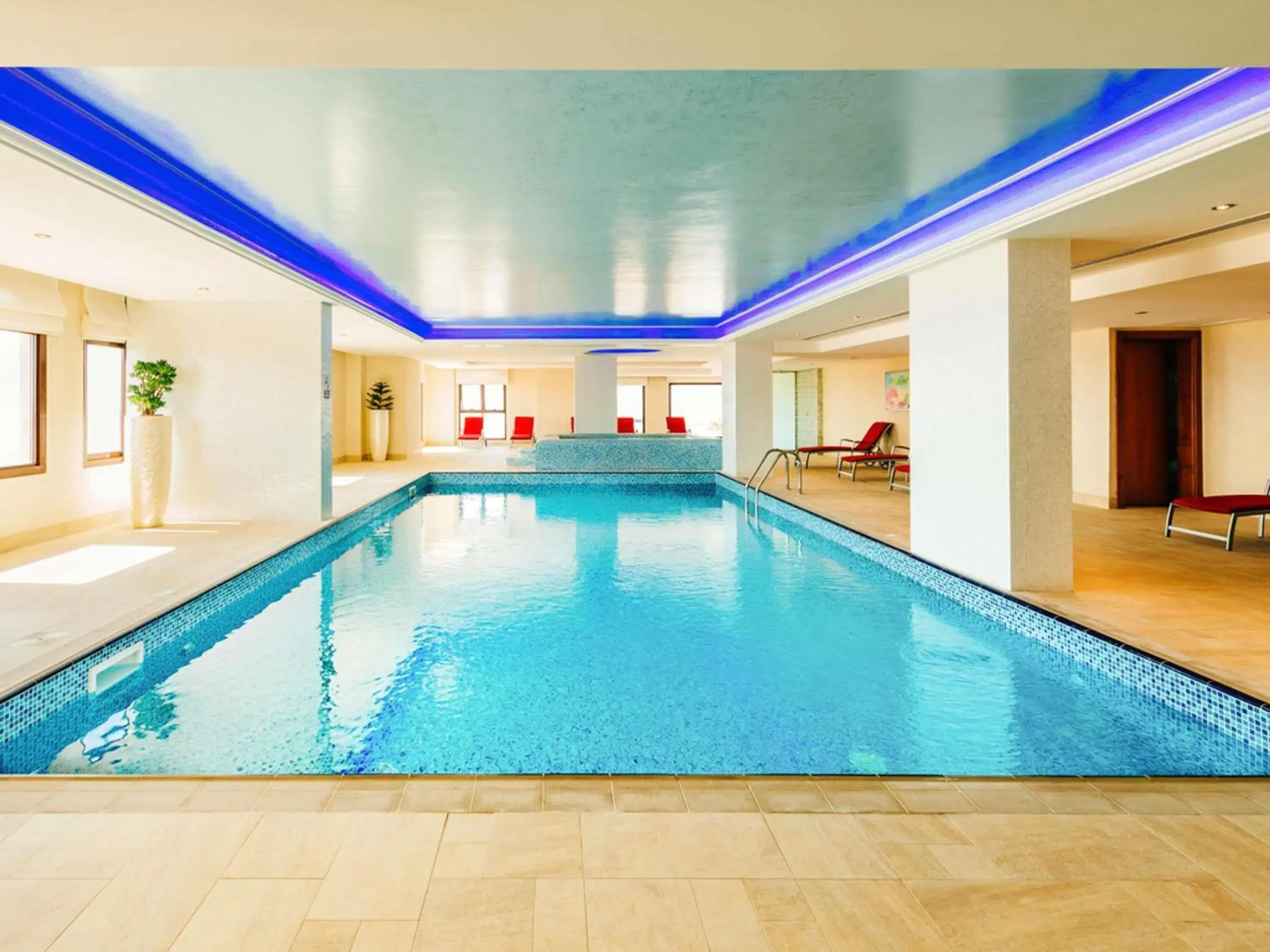 Pool view in Pullman Resort Al Marjan Island Pool view in Pullman Resort Al Marjan Island