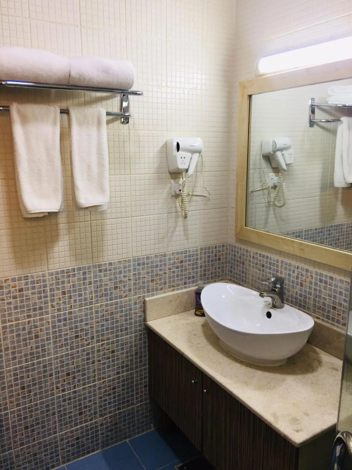 Shower in Palm Hotel