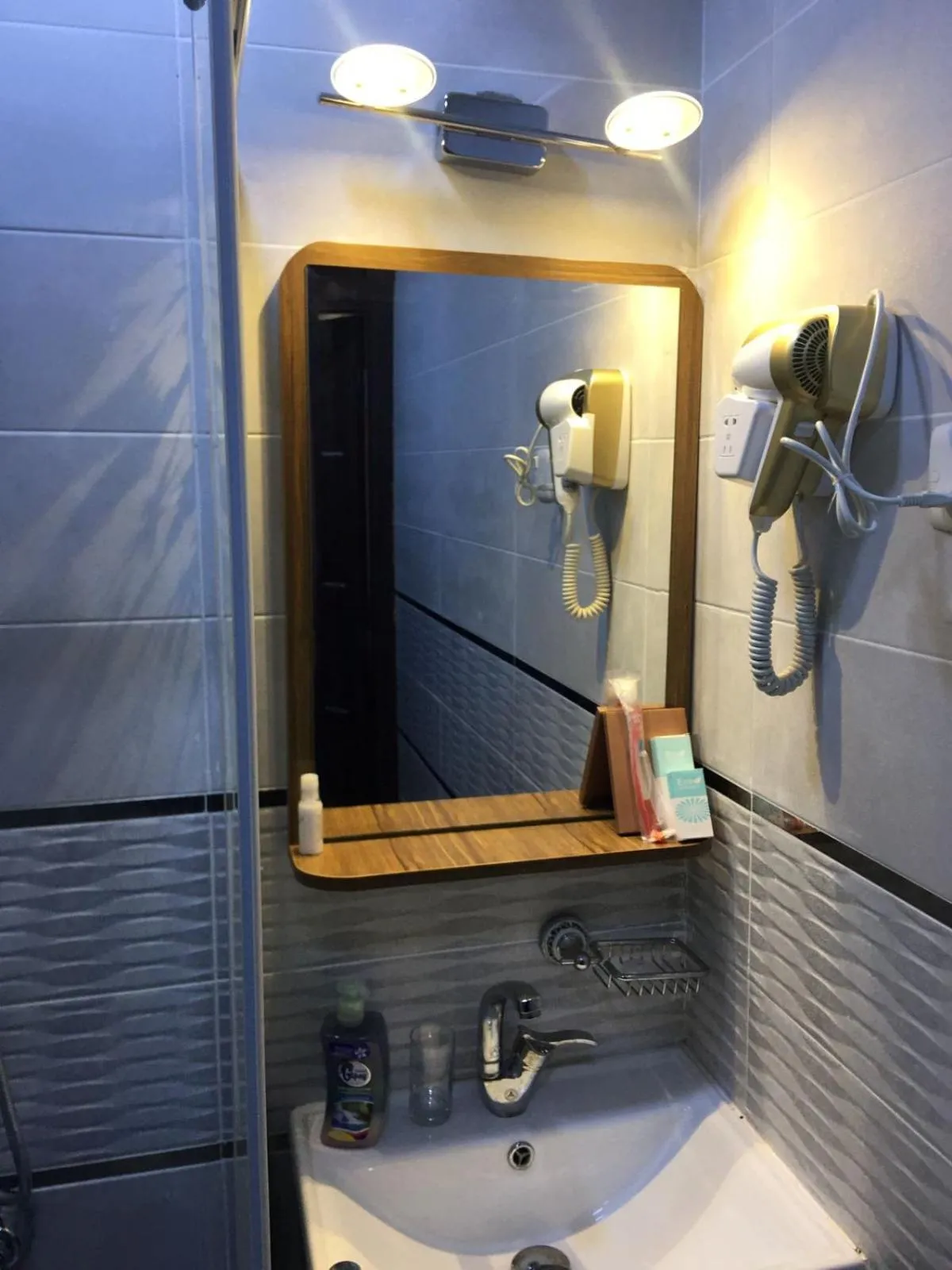 Shower in Palm Hotel
