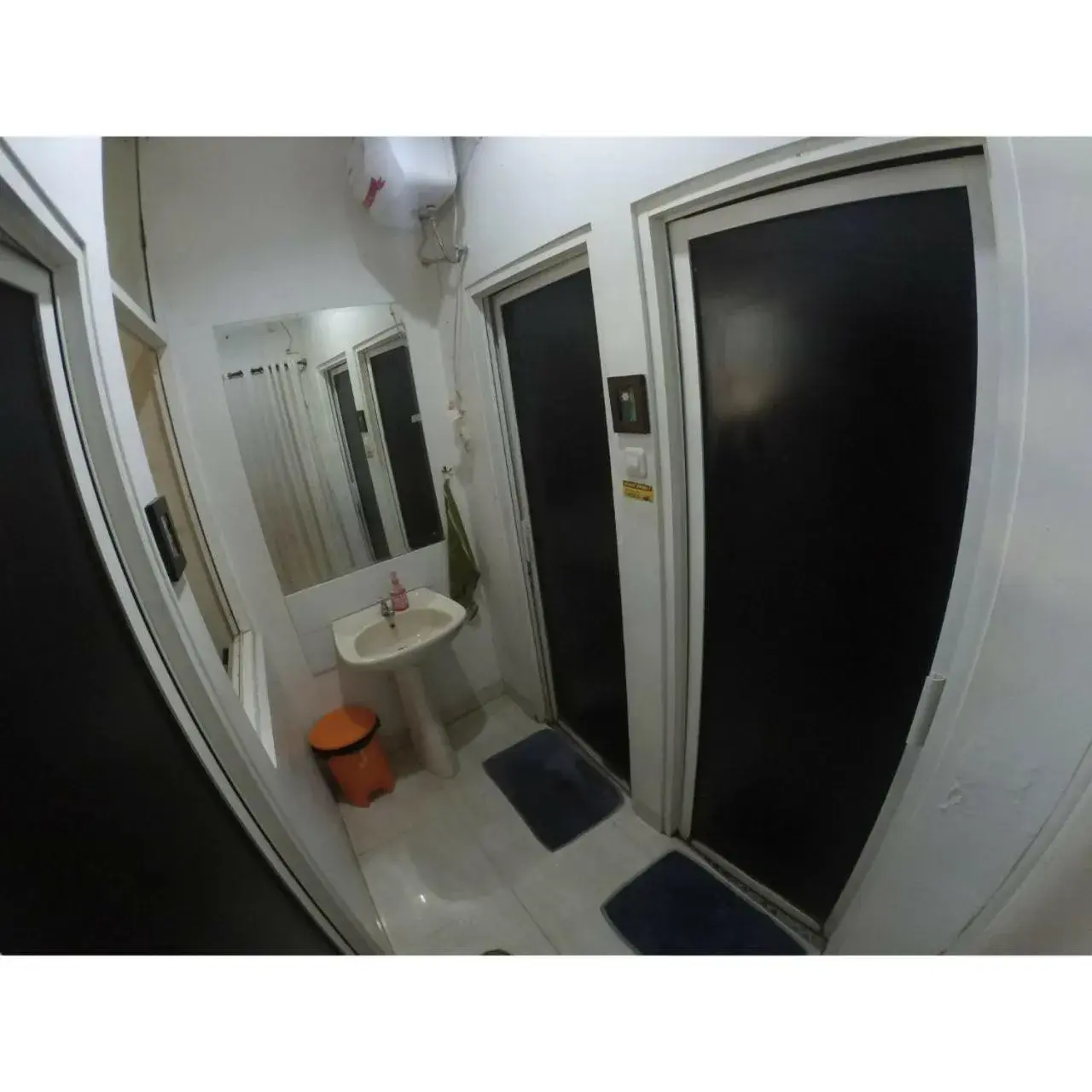 Standard Triple Room in The Cabin Hotel Gandekan Standard Triple Room in The Cabin Hotel Gandekan