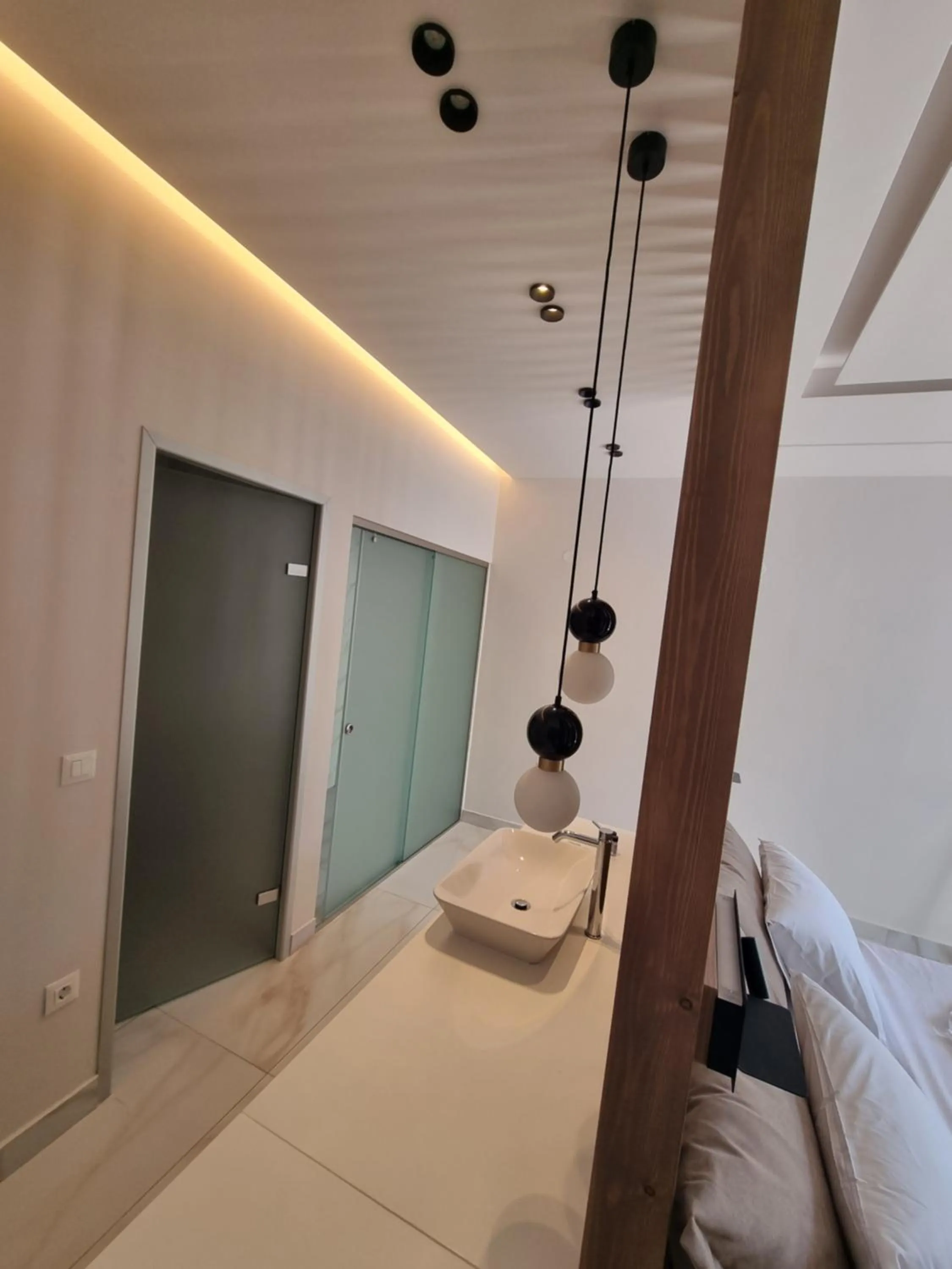 Bathroom, Bed in Leonidas Studios & Apartments