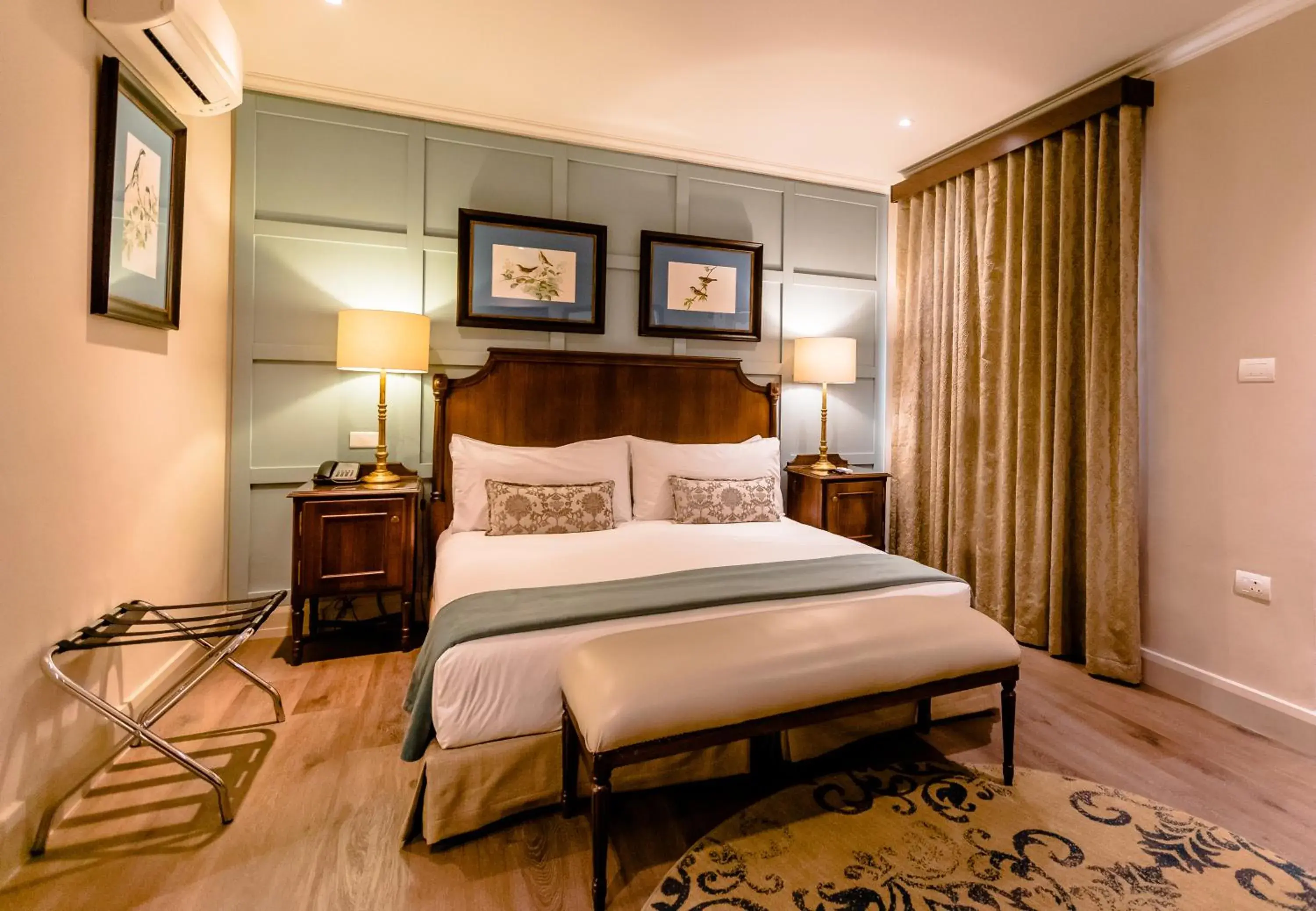 Double Room - single occupancy - Disability Access in Gold Reef City Theme Park Hotel Double Room - single occupancy - Disability Access in Gold Reef City Theme Park Hotel