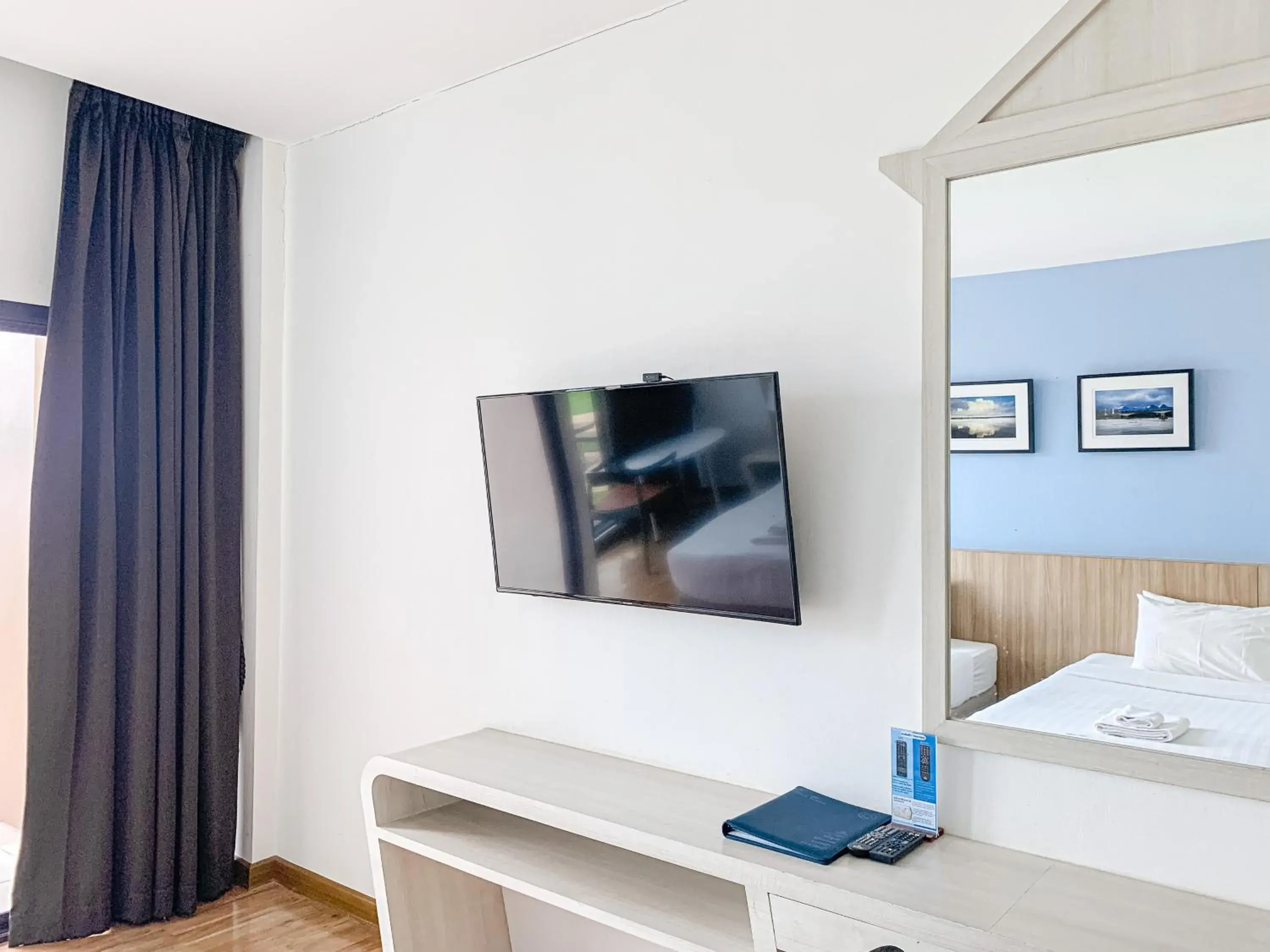 TV and multimedia, Bed in The River Hotel TV and multimedia, Bed in The River Hotel