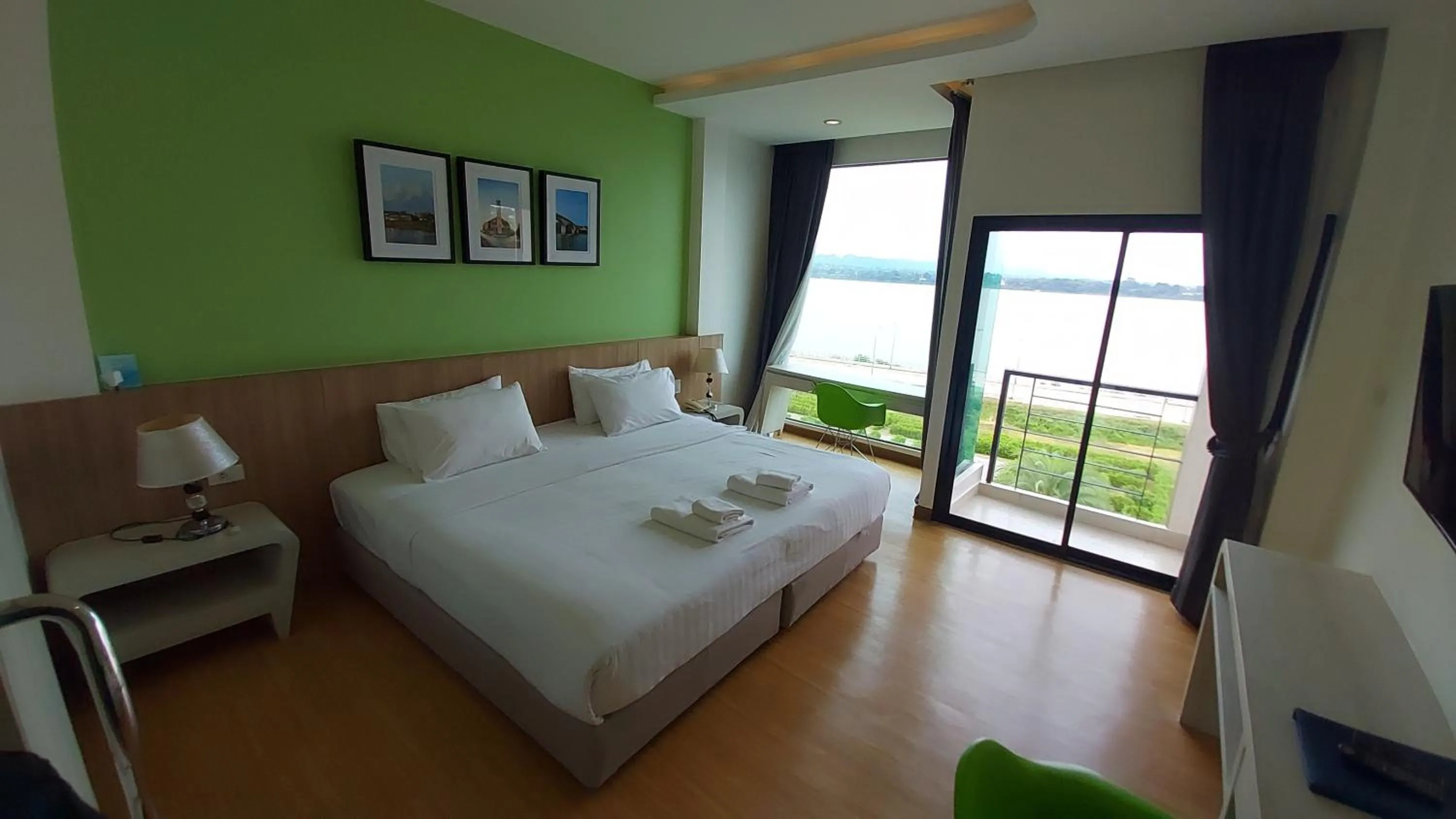 Bed in The River Hotel