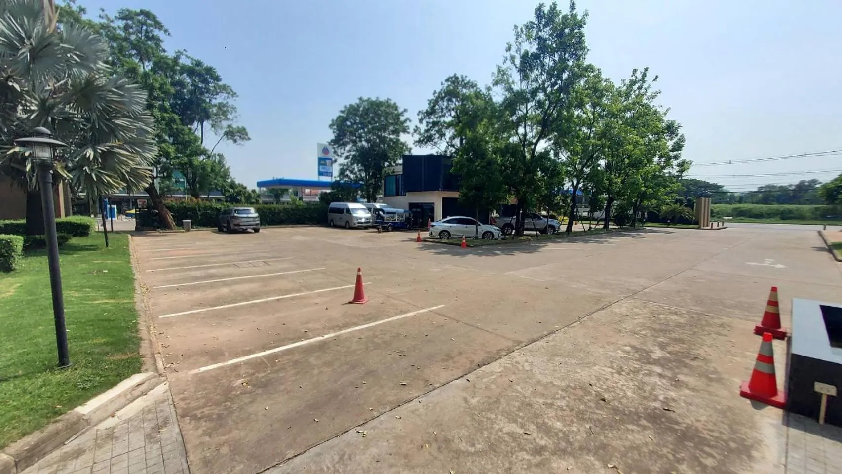 Parking in The River Hotel