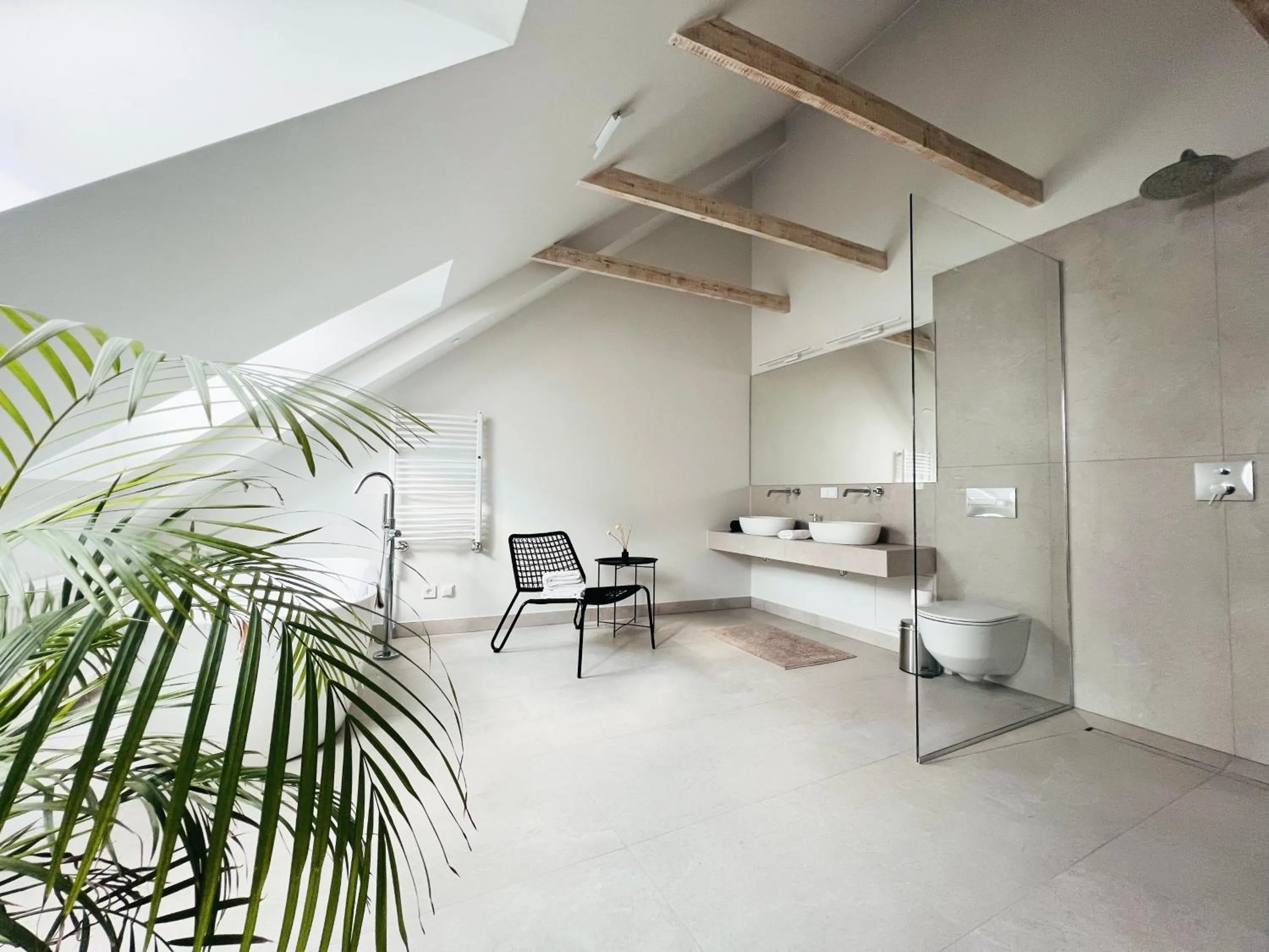 Bathroom, Bed in Vilnius Apartments & Suites – Old Town