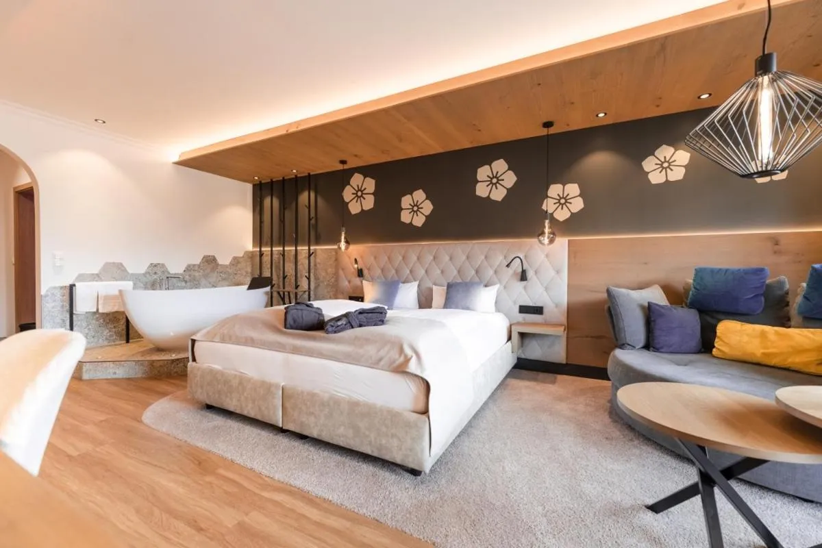 Photo of the whole room in Posthotel Rattenberg