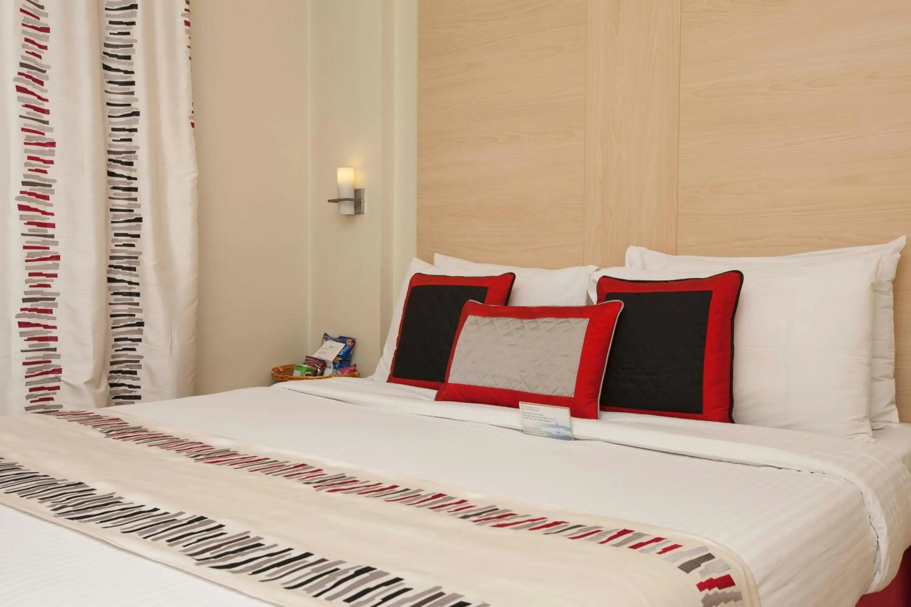 Bedroom, Bed in Avalon Courtyard Residence Suites