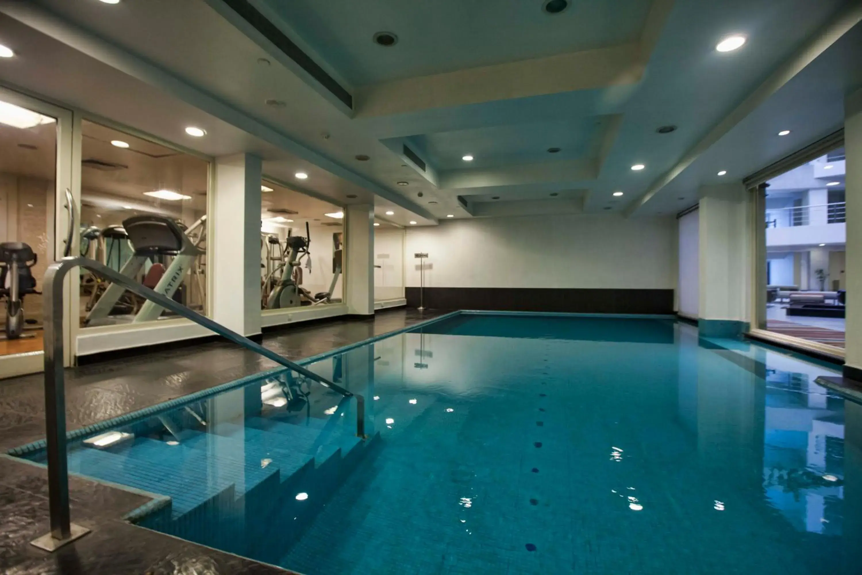 Swimming pool in Avalon Courtyard Residence Suites Swimming pool in Avalon Courtyard Residence Suites