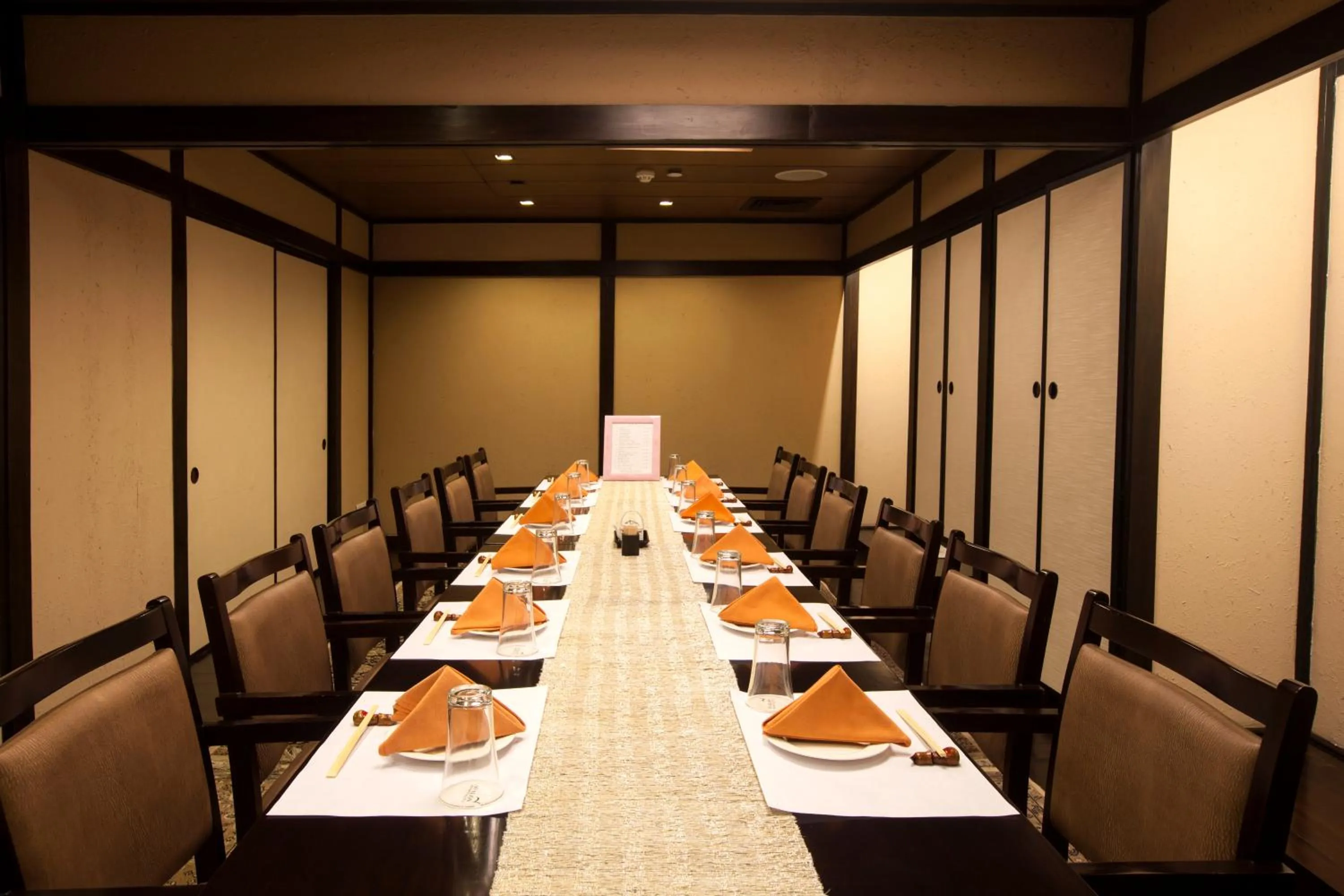 Business facilities in Avalon Courtyard Residence Suites