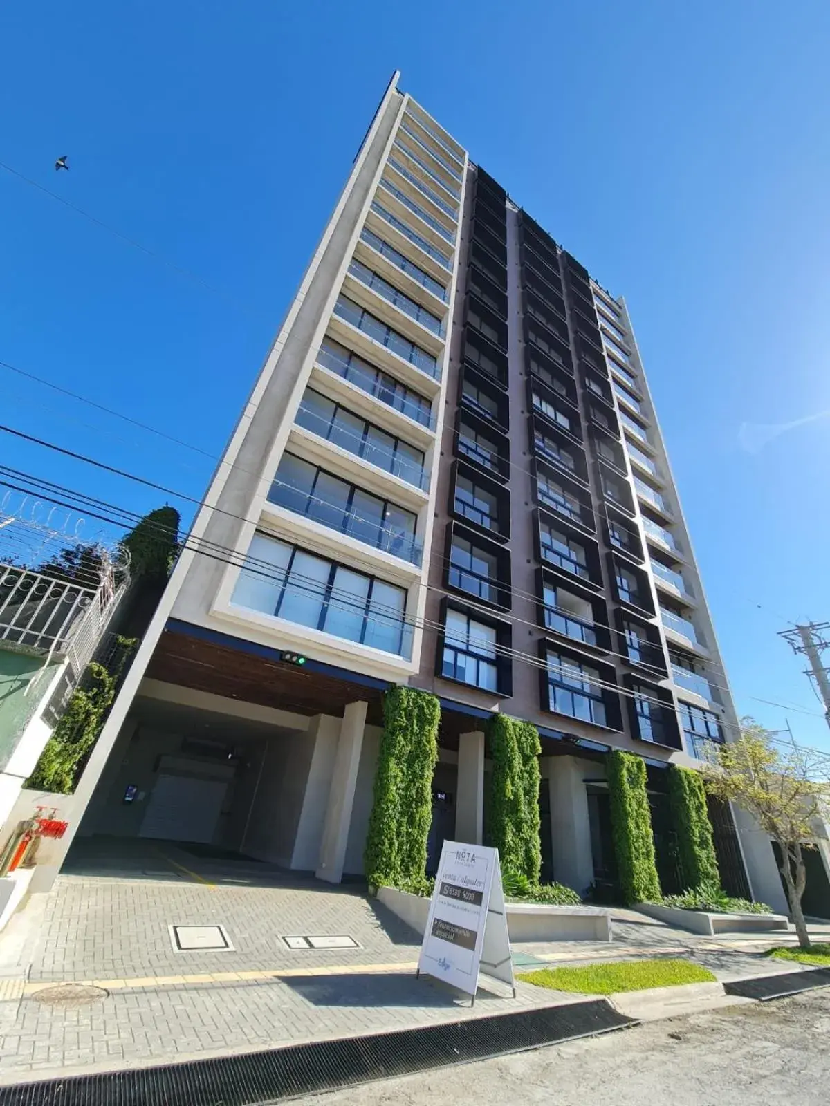 Property building in BEE Suites San José - Escalante Property building in BEE Suites San José - Escalante