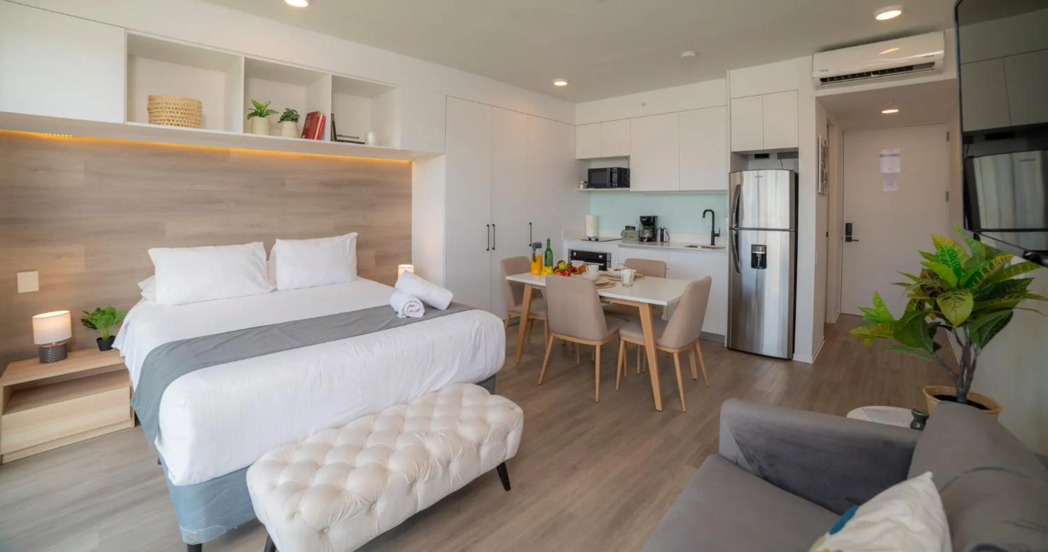 kitchen, Bed in BEE Suites San José - Escalante