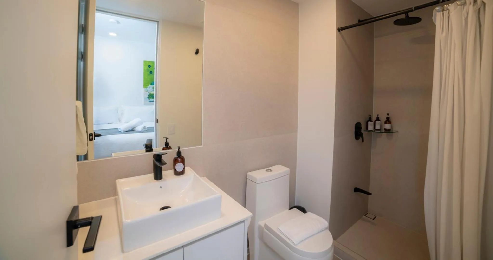 Bathroom in BEE Suites San José - Escalante