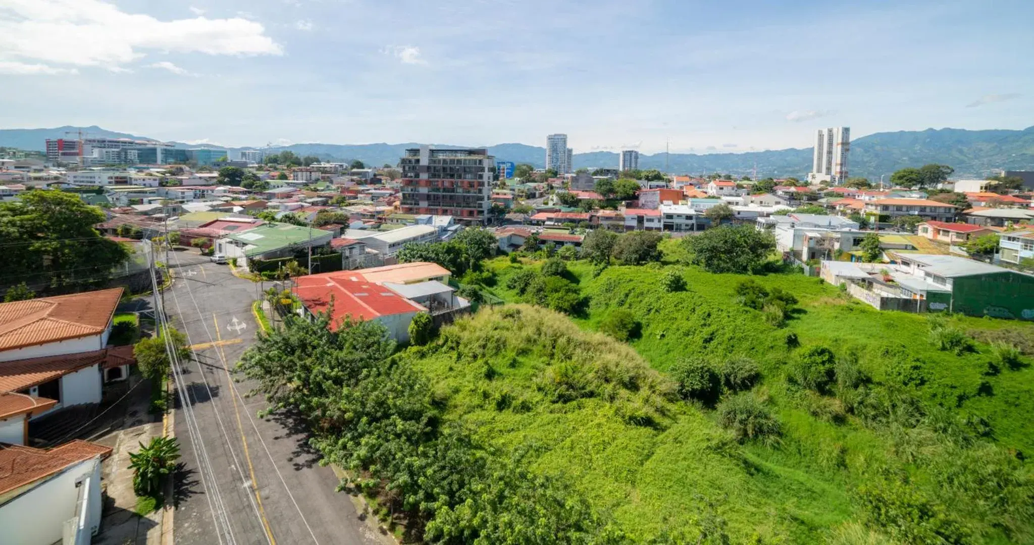 Garden view in BEE Suites San José - Escalante Garden view in BEE Suites San José - Escalante