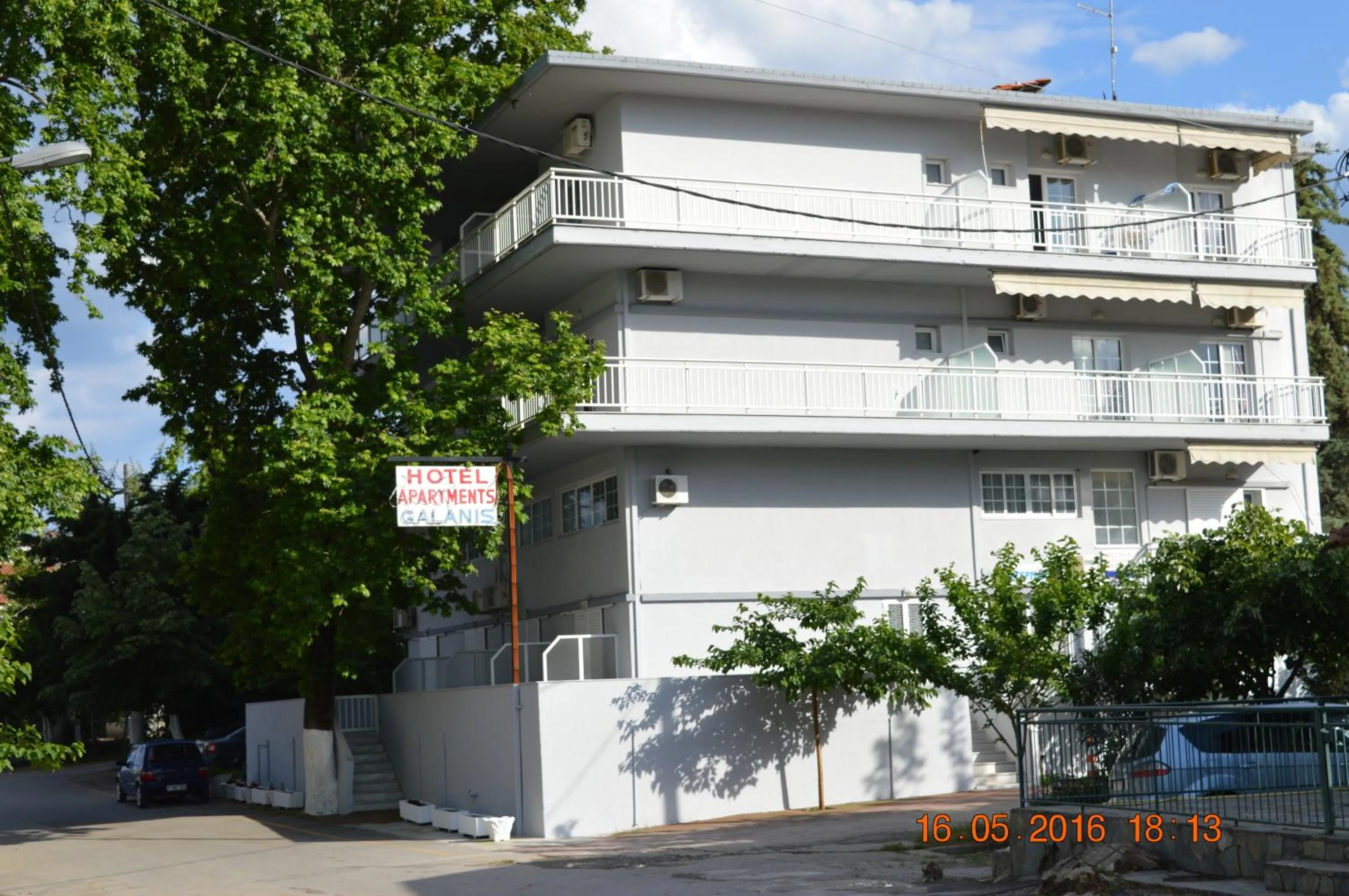 Facade/entrance in Galanis Studios and Apartments
