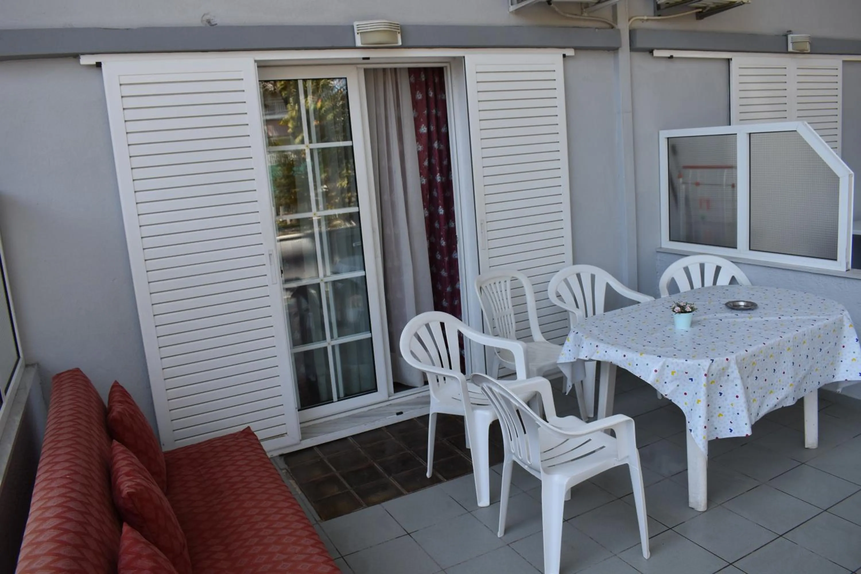 Galanis Studios and Apartments