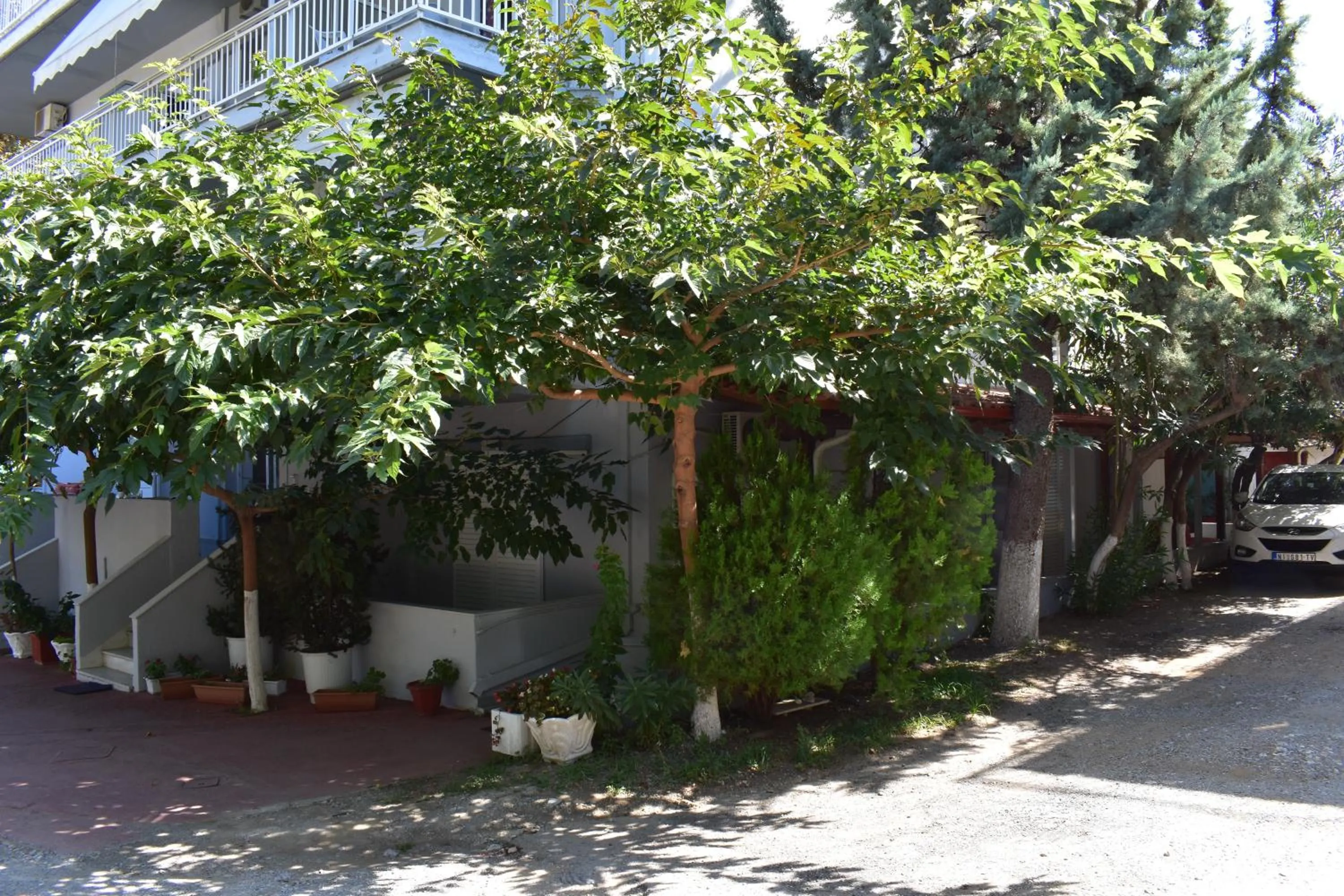 Galanis Studios and Apartments